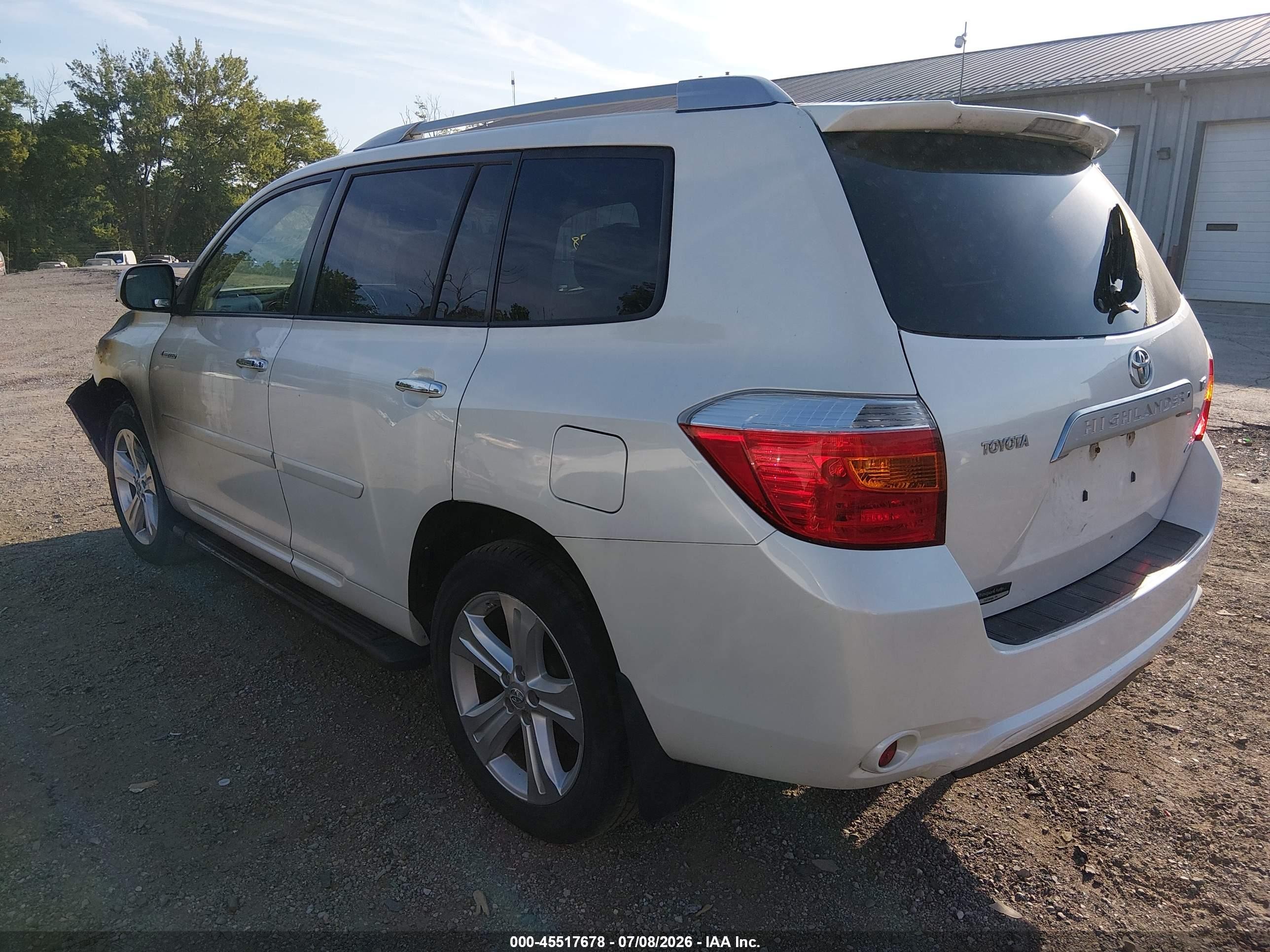 2008 Toyota Highlander Limited White vin: JTEES42A882082004