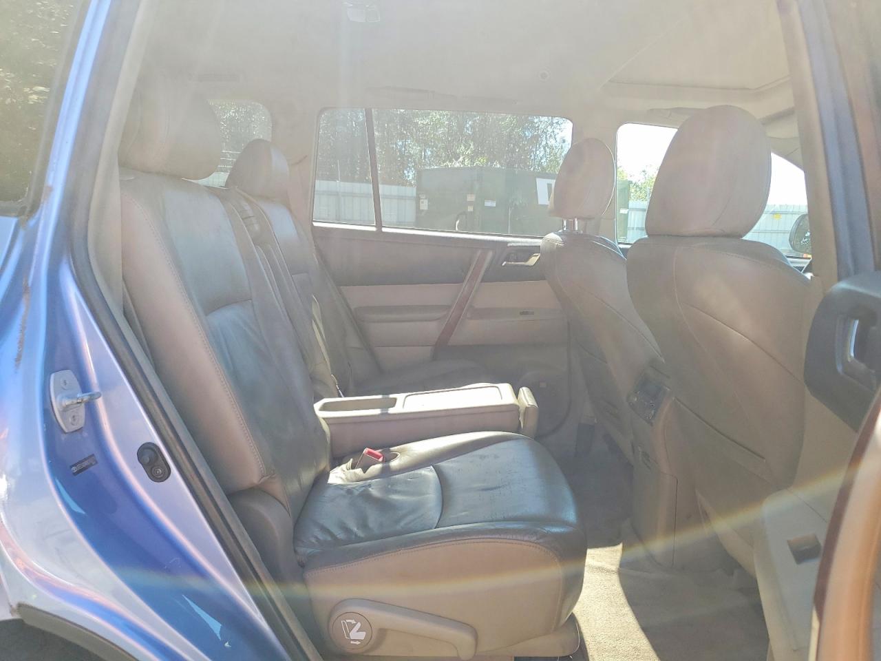 2008 Toyota Highlander Limited Blue vin: JTEES42A882100775