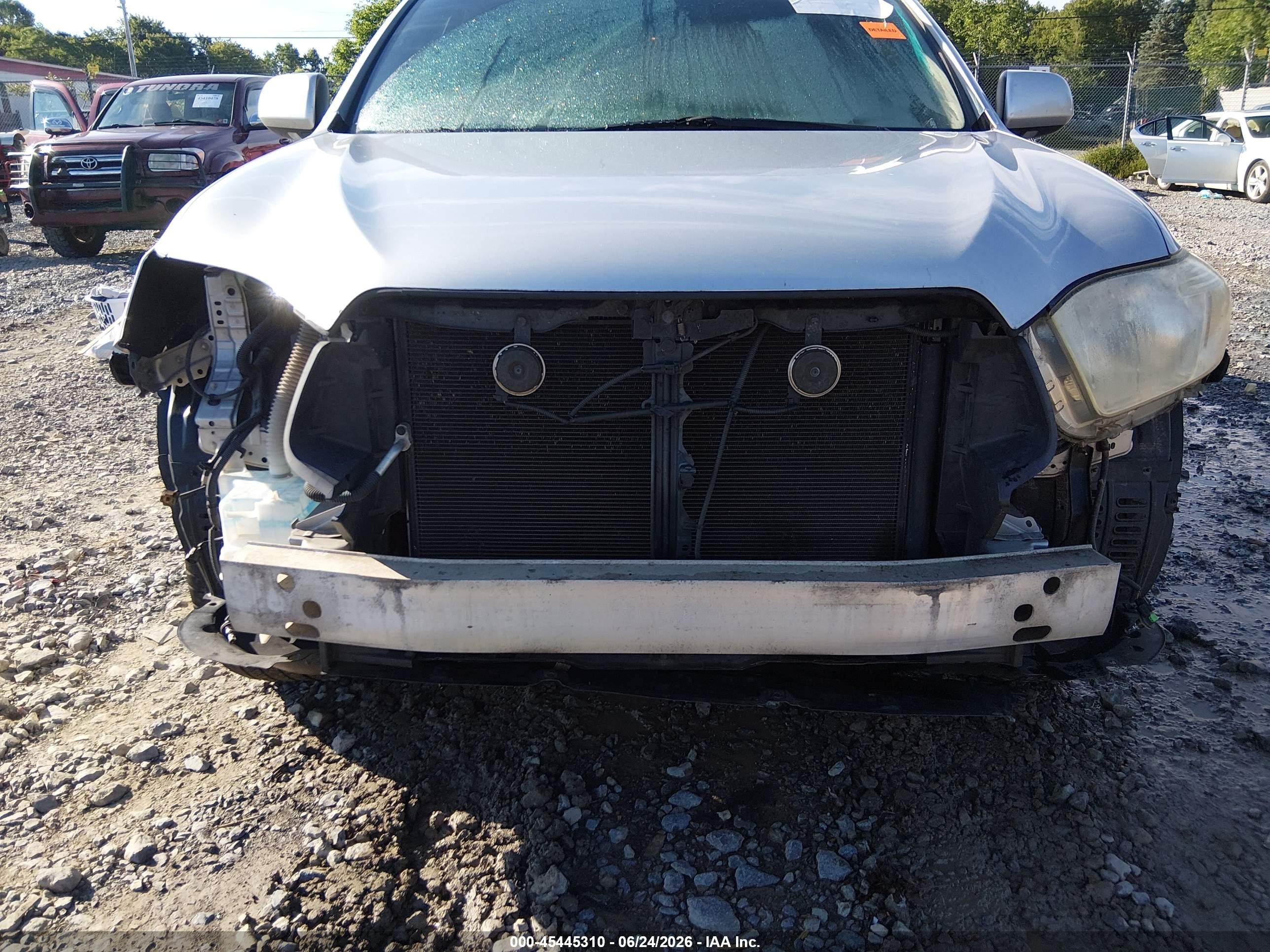 2008 Toyota Highlander Limited Silver vin: JTEES42A982000345