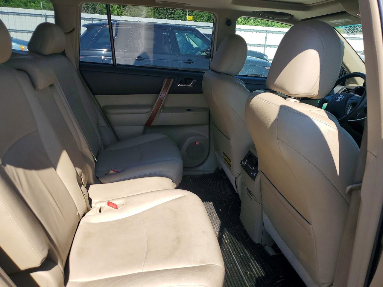 2008 Toyota Highlander Limited Gold vin: JTEES42AX82012892