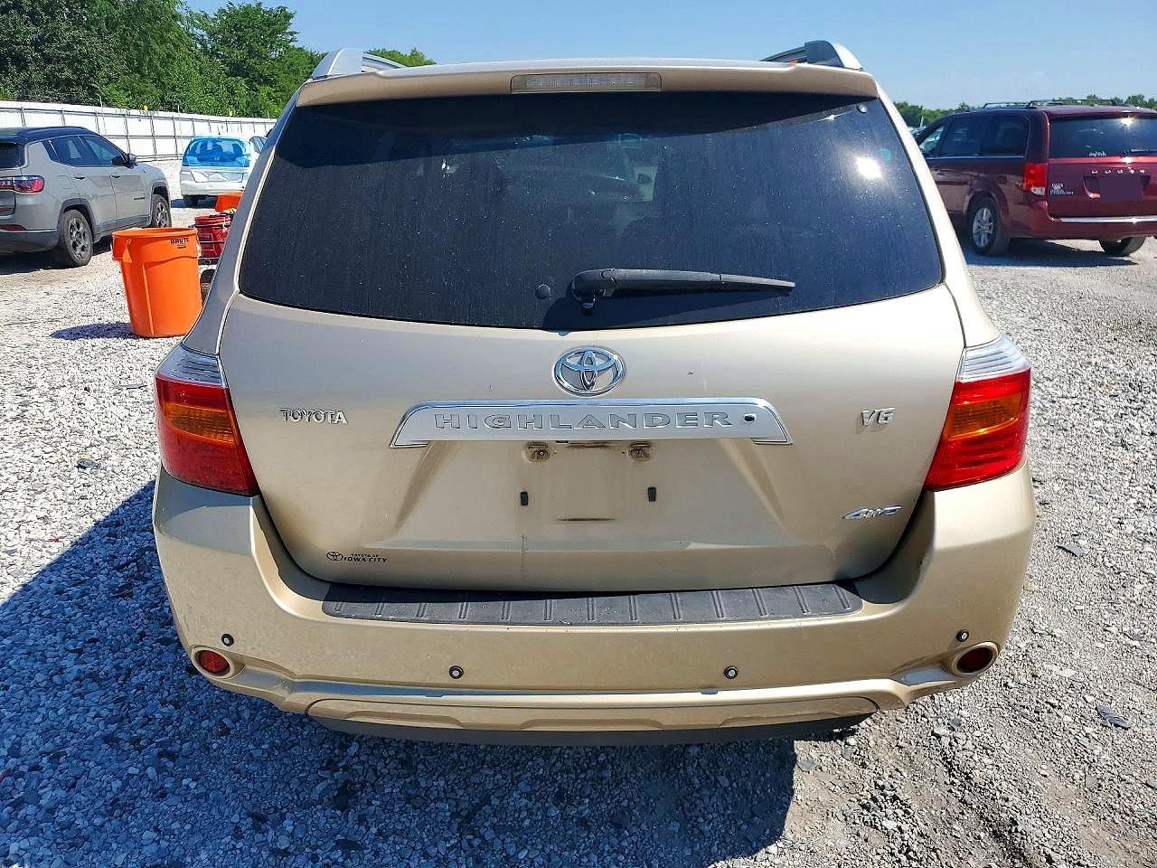 2008 Toyota Highlander Limited Gold vin: JTEES42AX82012892