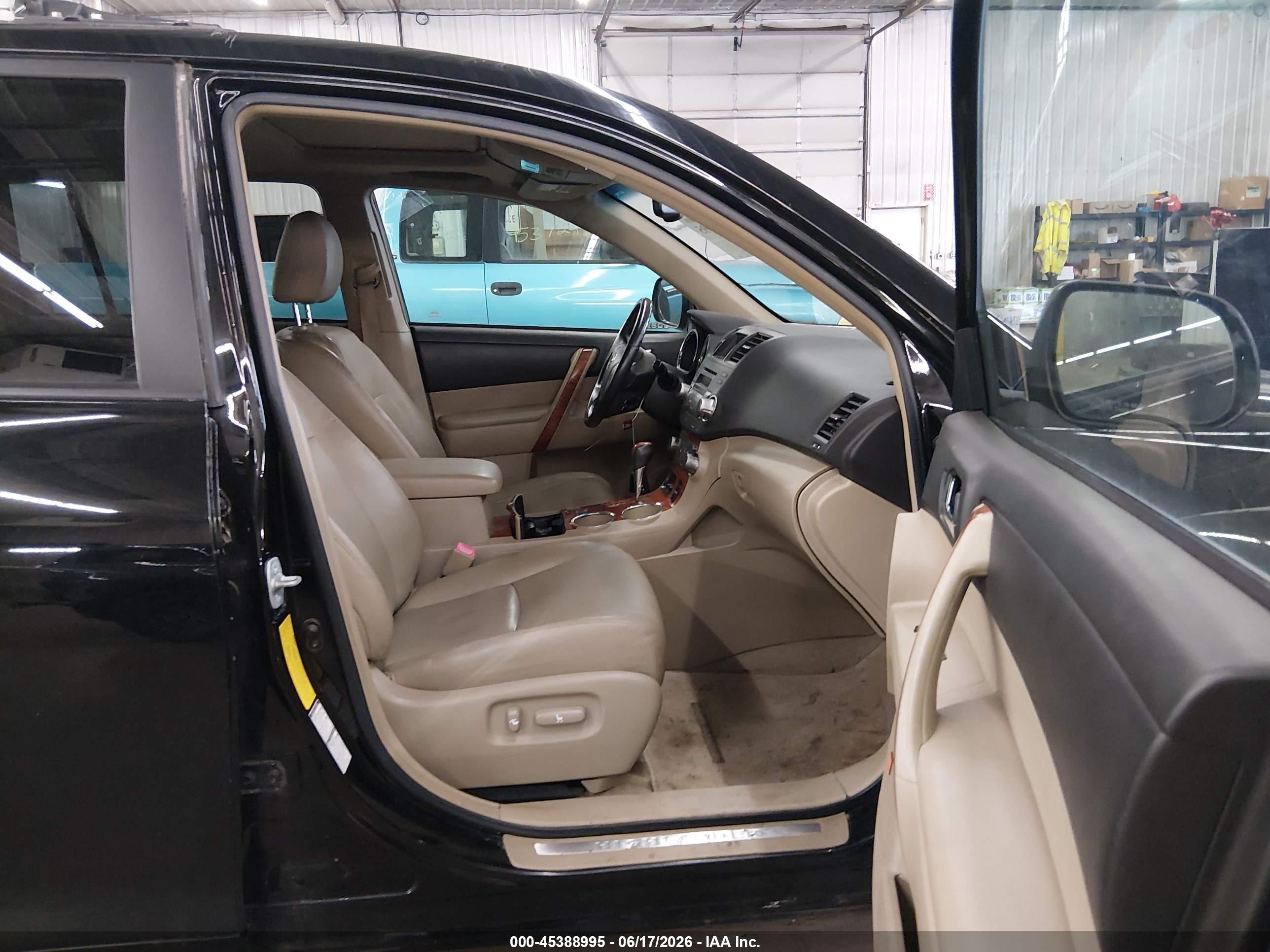 2008 Toyota Highlander Limited Black vin: JTEES42AX82027652