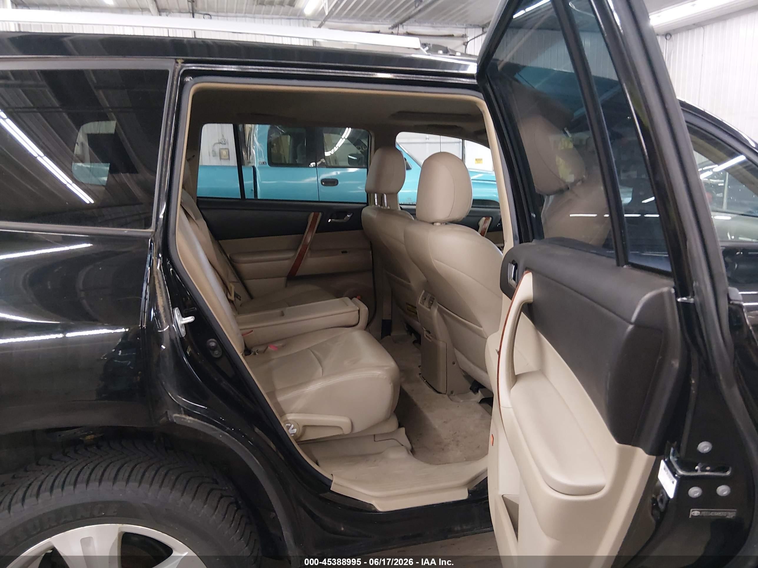 2008 Toyota Highlander Limited Black vin: JTEES42AX82027652