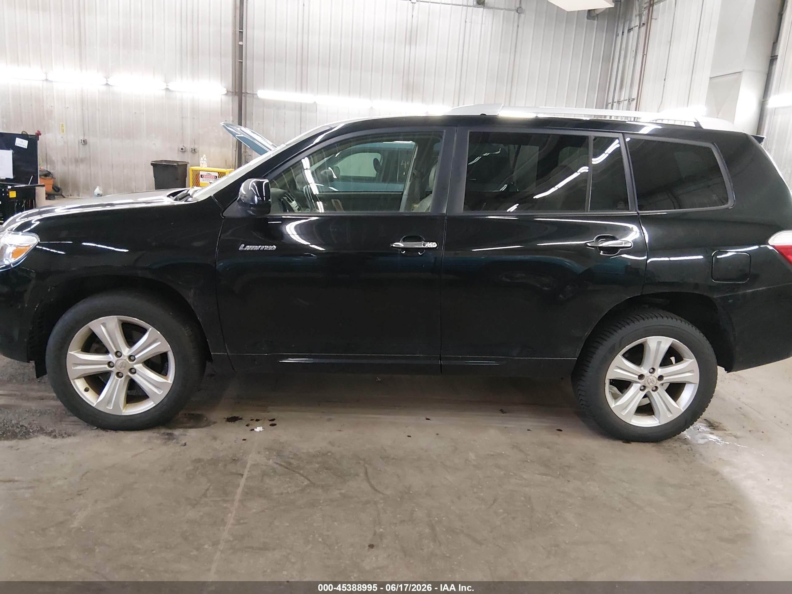 2008 Toyota Highlander Limited Black vin: JTEES42AX82027652