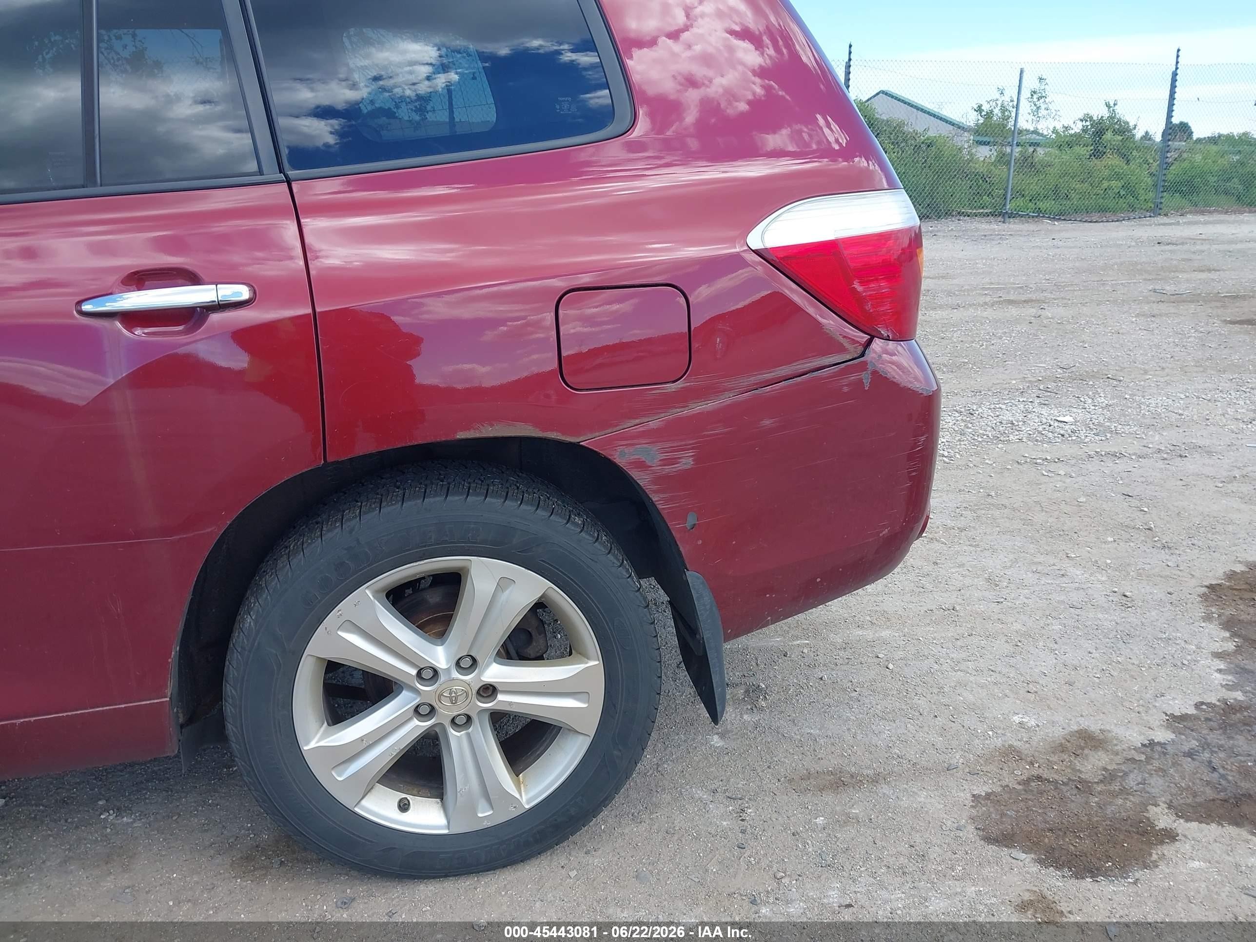 2008 Toyota Highlander Limited Red vin: JTEES42AX82079864