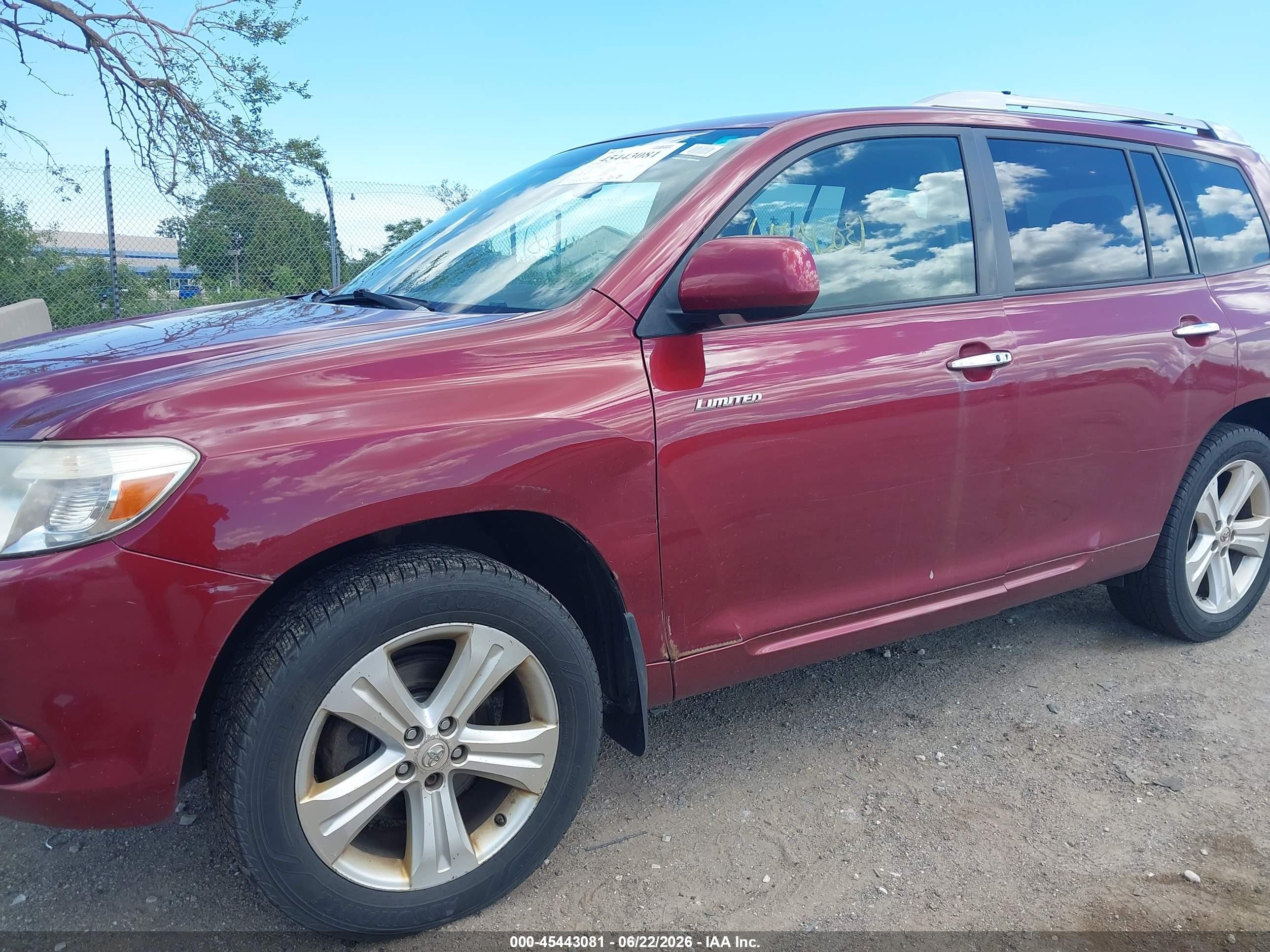 2008 Toyota Highlander Limited Red vin: JTEES42AX82079864
