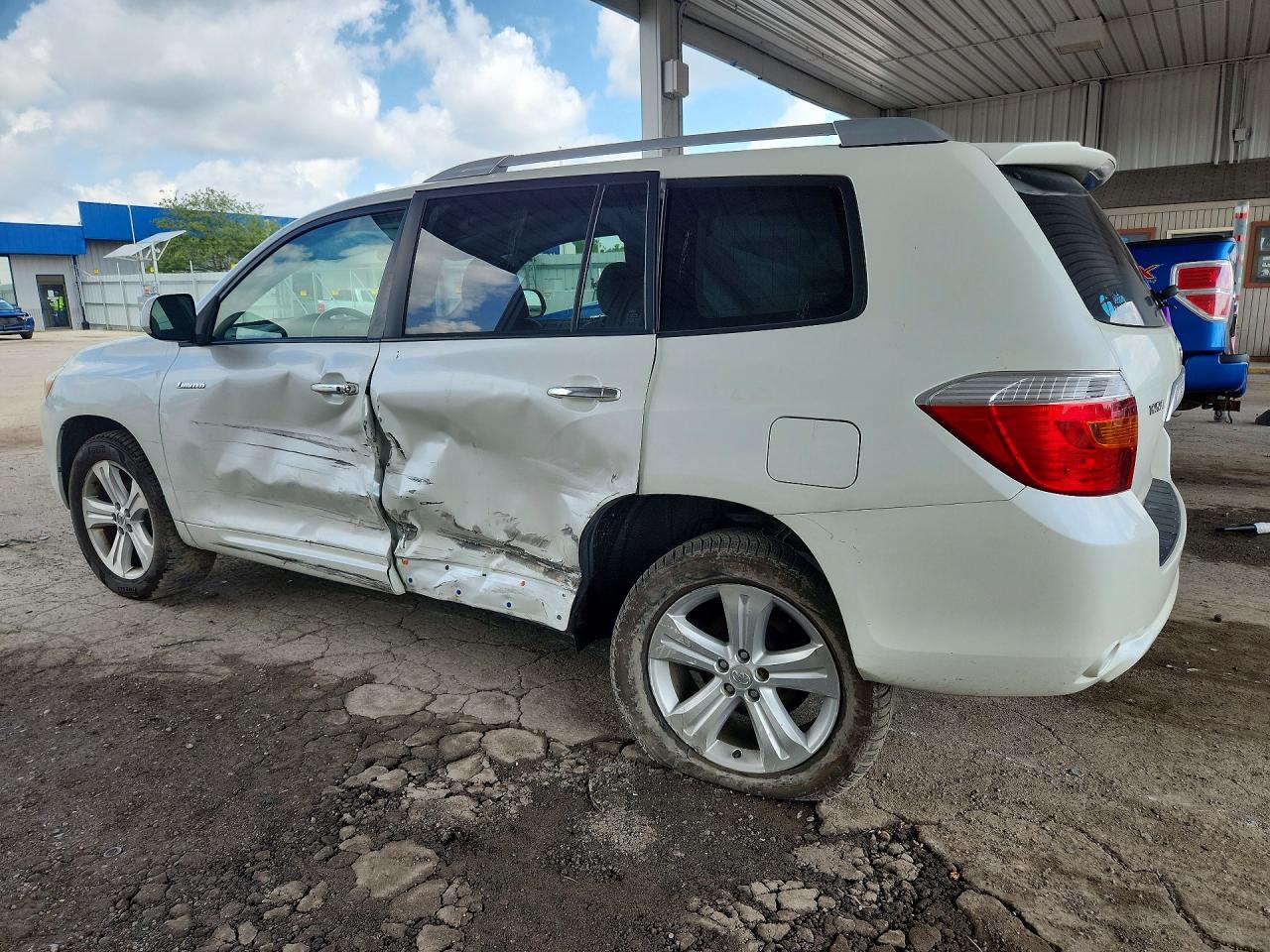 2008 Toyota Highlander Limited White vin: JTEES42AX82102365