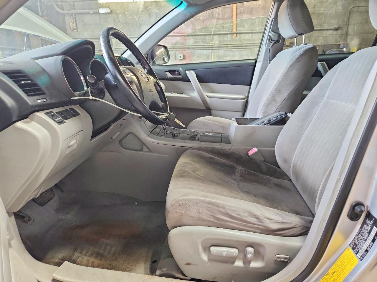 2008 Toyota Highlander Sport Серебряный vin: JTEES43A082040148