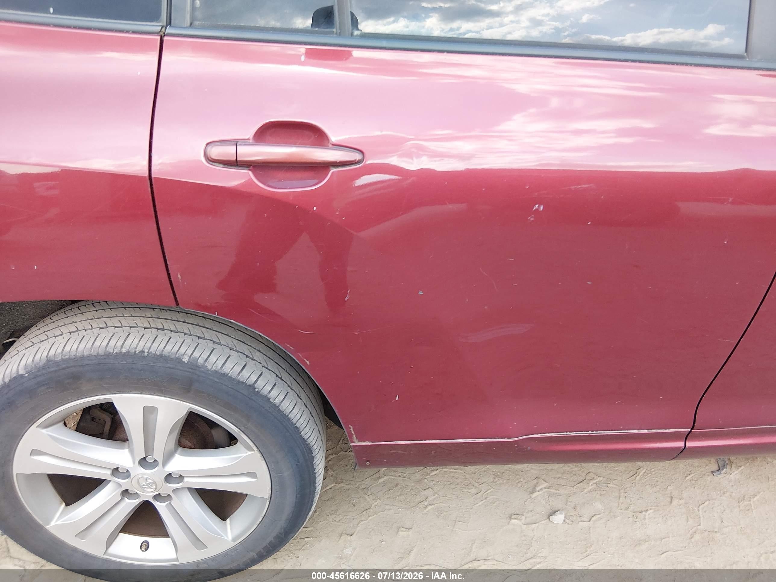 2008 Toyota Highlander Sport Red vin: JTEES43A382012733