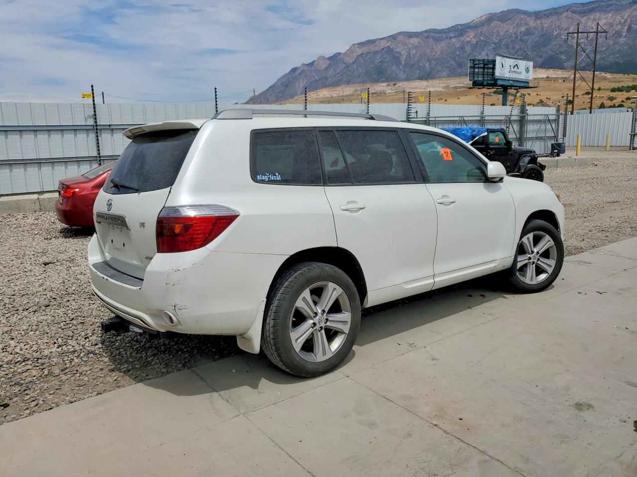2008 Toyota Highlander Sport White vin: JTEES43A382021903
