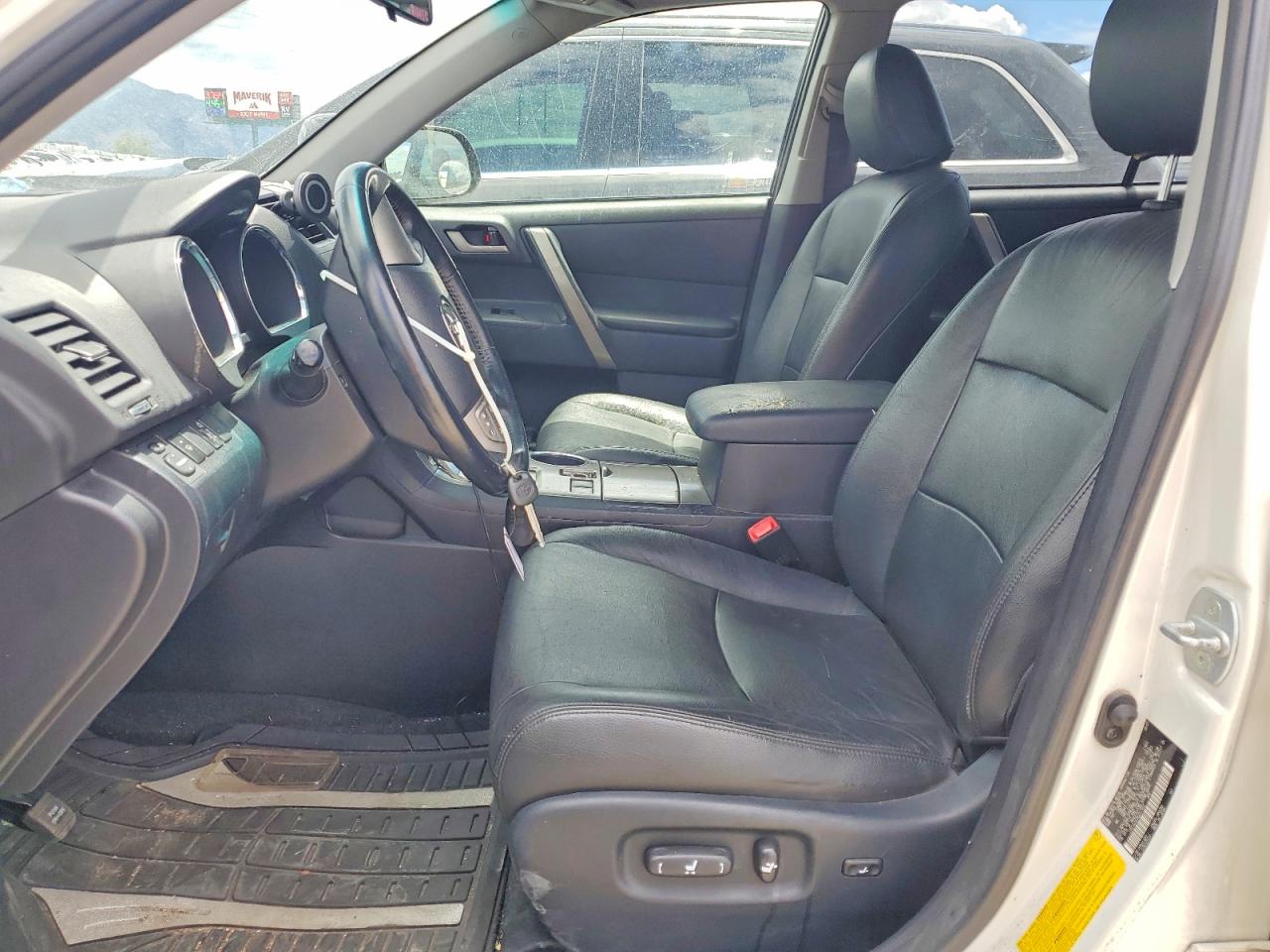 2008 Toyota Highlander Sport White vin: JTEES43A382021903