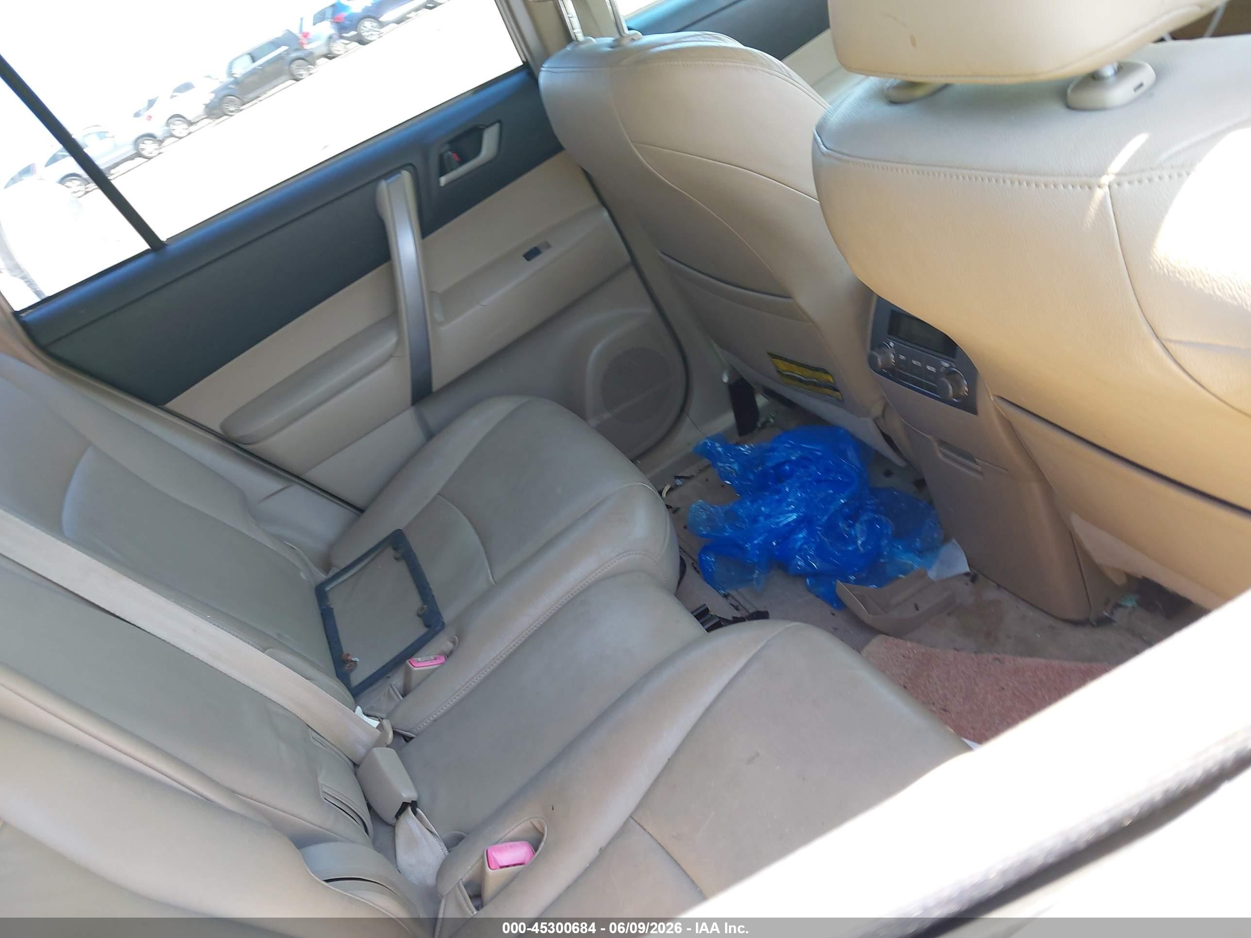 2008 Toyota Highlander Sport White vin: JTEES43A382092664