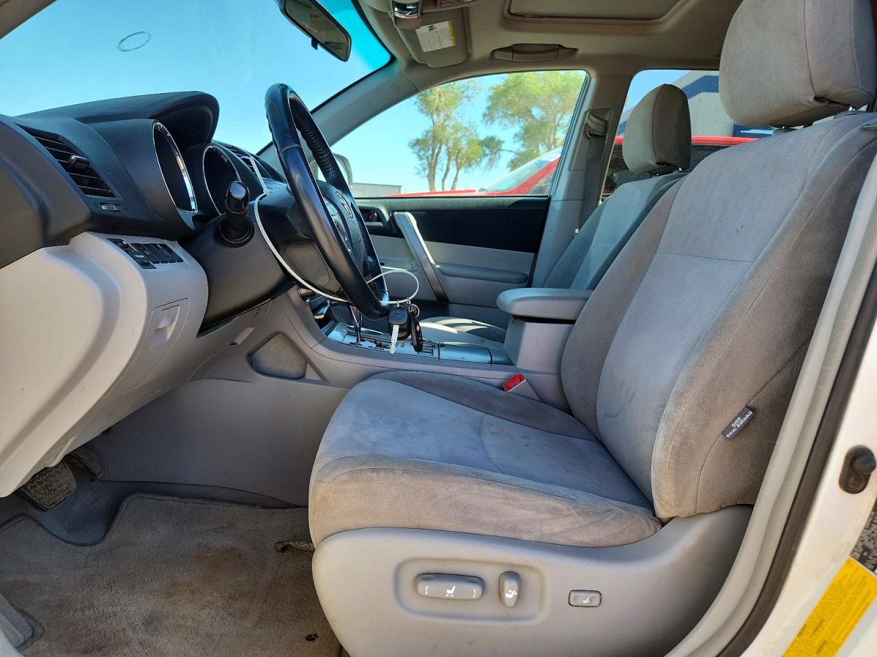 2008 Toyota Highlander Sport White vin: JTEES43A382106899