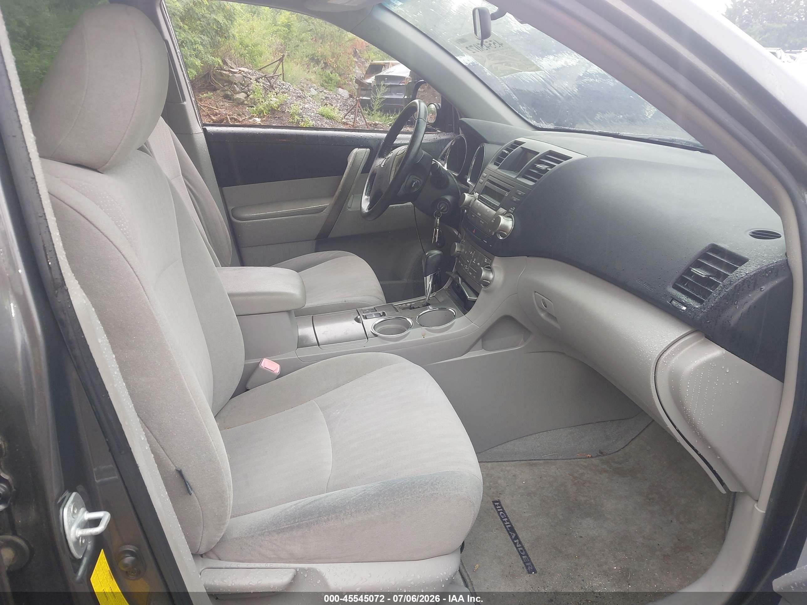 2009 Toyota Highlander Sport Beige vin: JTEES43A392123798