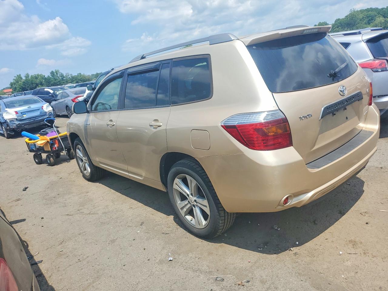 2008 Toyota Highlander Sport Beige vin: JTEES43A682047198