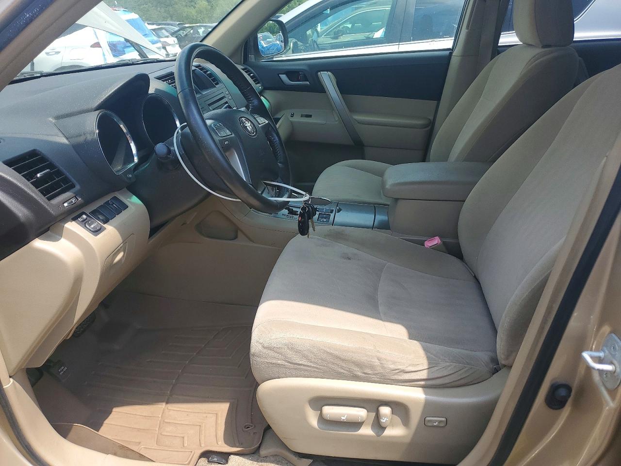2008 Toyota Highlander Sport Beige vin: JTEES43A682047198