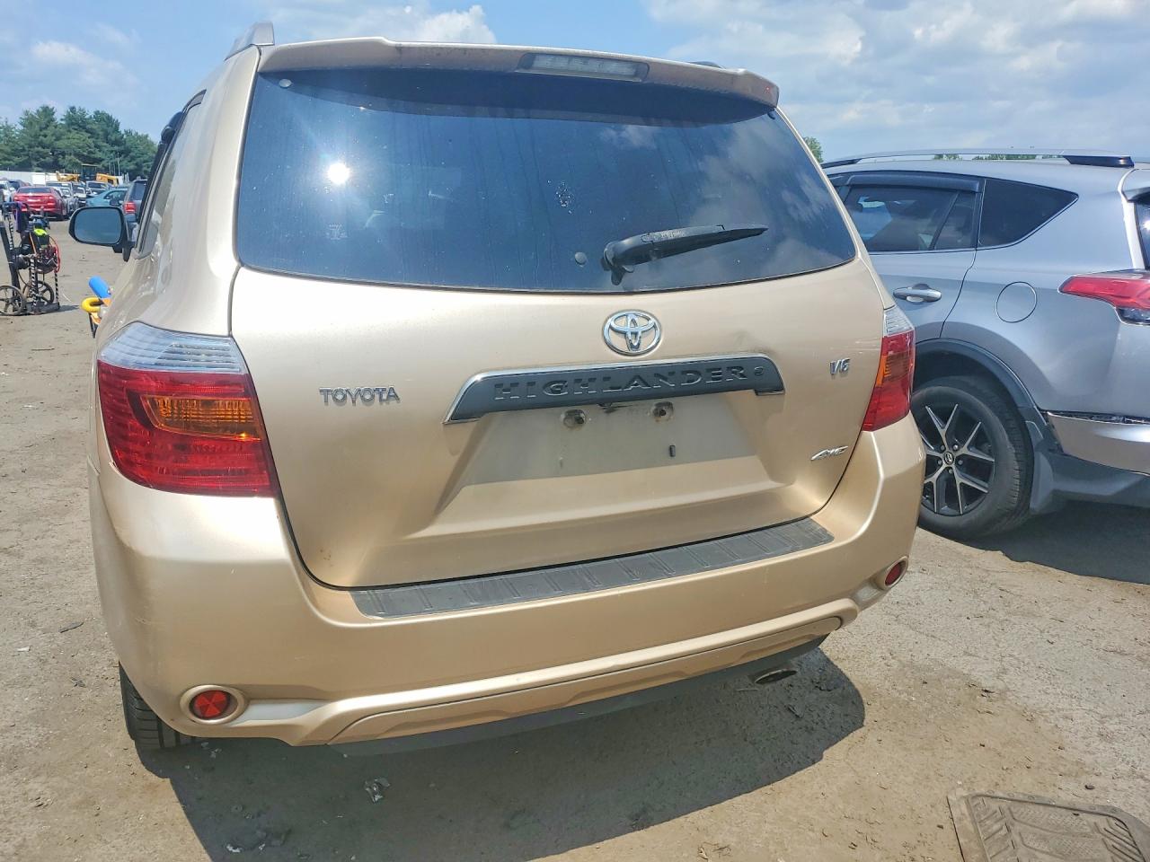 2008 Toyota Highlander Sport Beige vin: JTEES43A682047198