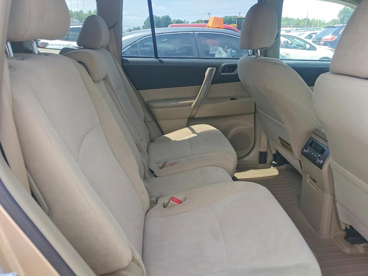 2008 Toyota Highlander Sport Beige vin: JTEES43A682047198
