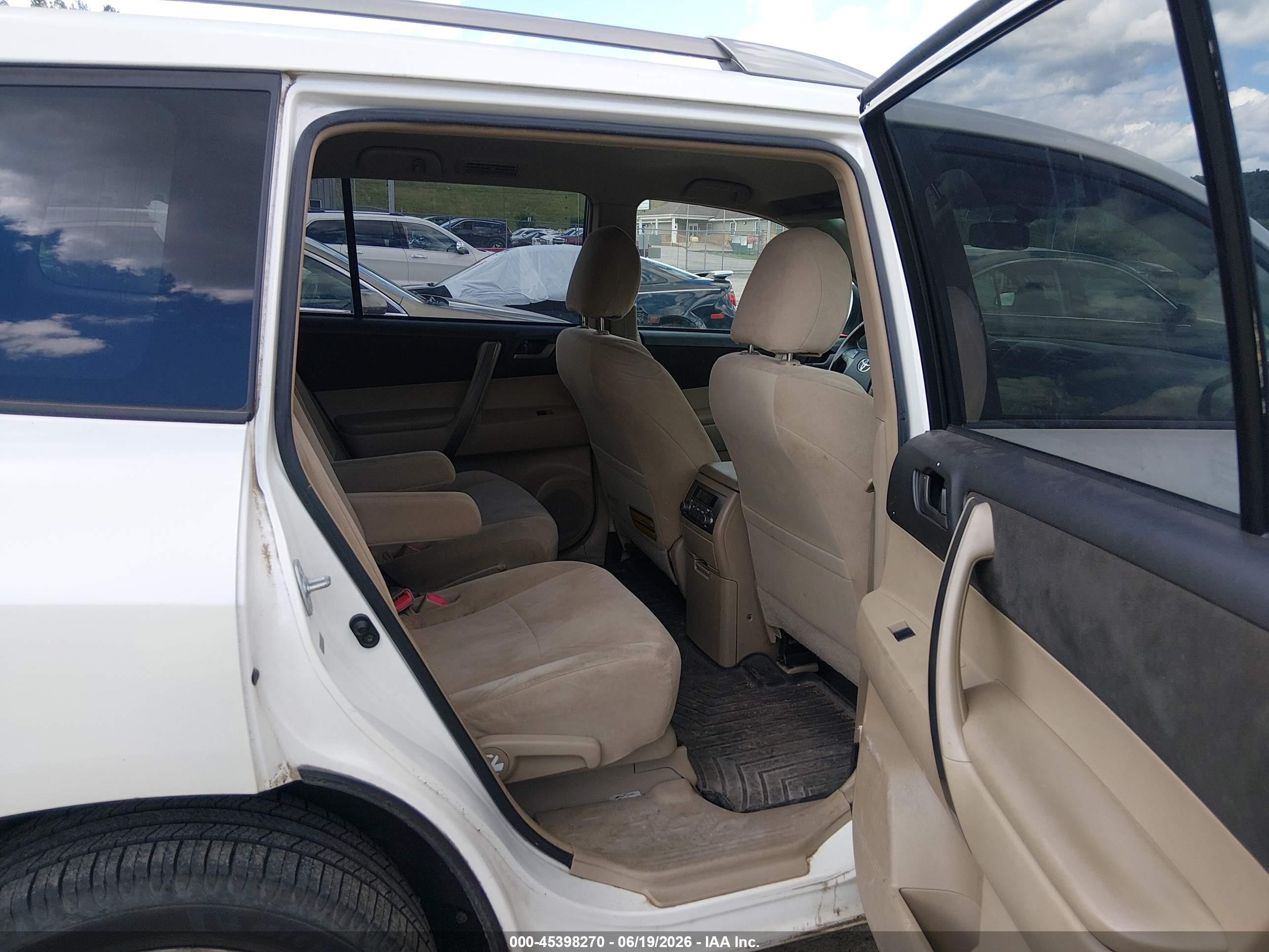 2008 Toyota Highlander Sport White vin: JTEES43A782015487
