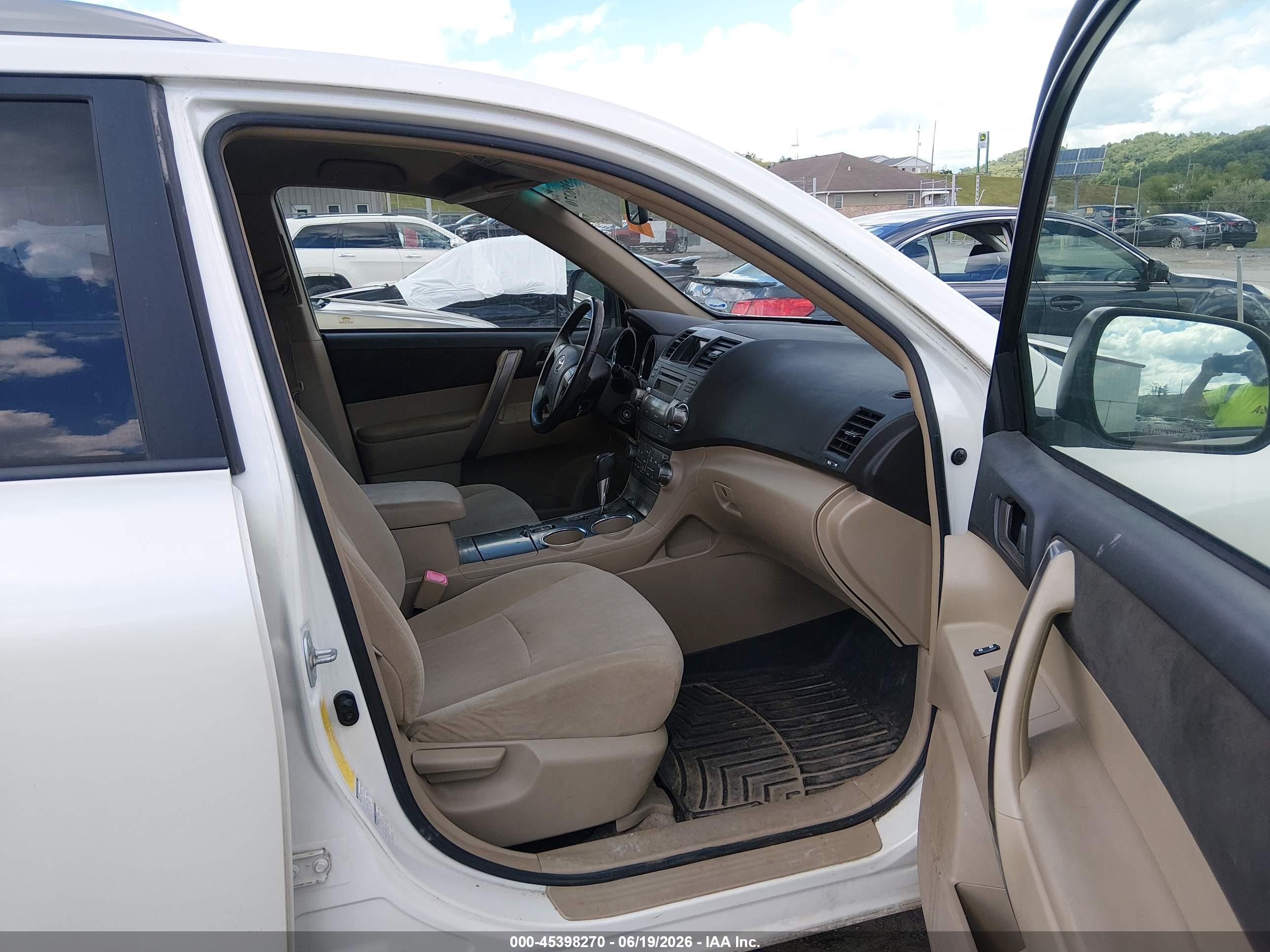2008 Toyota Highlander Sport White vin: JTEES43A782015487