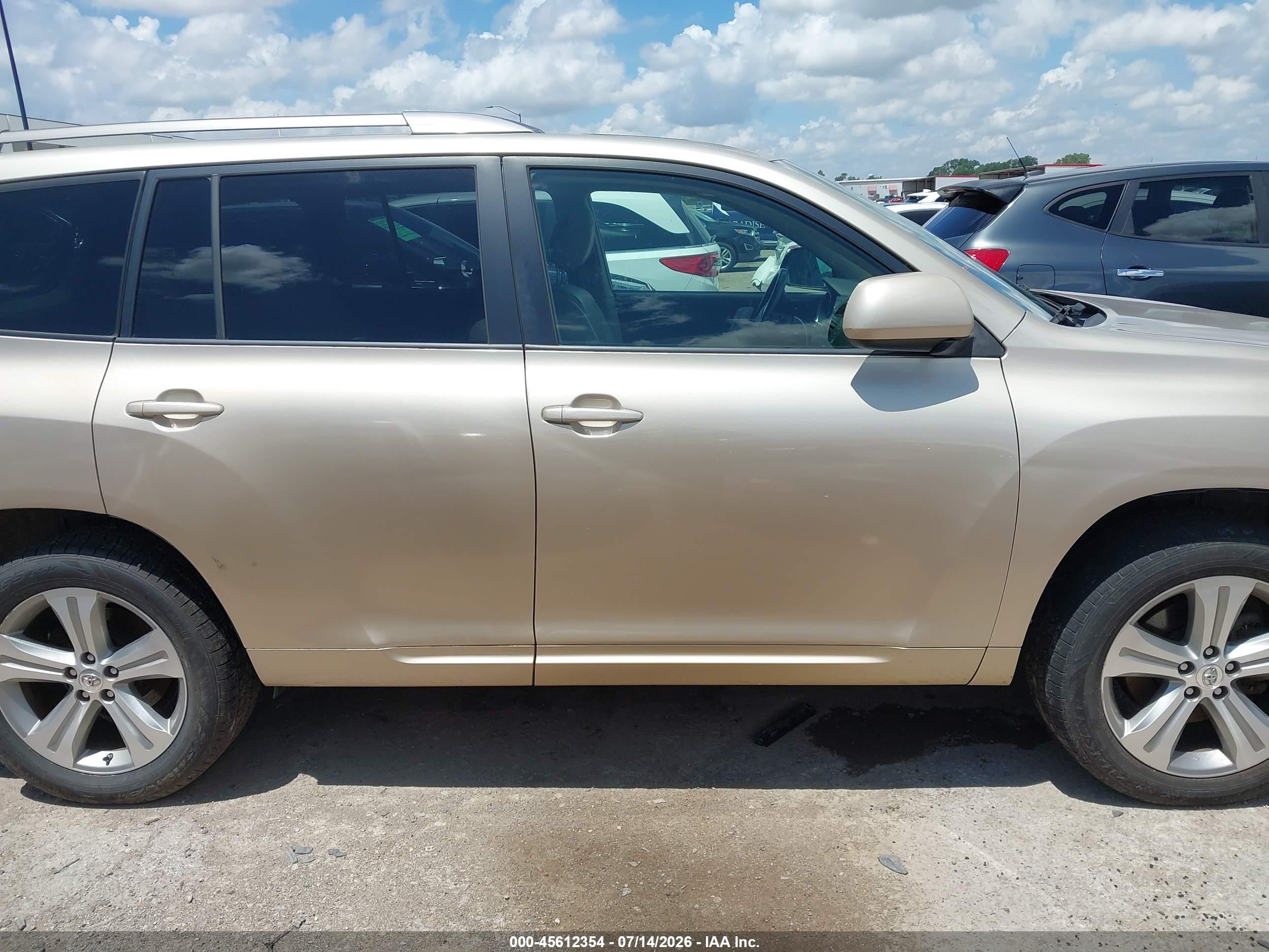 2008 Toyota Highlander Sport Gold vin: JTEES43A782018227