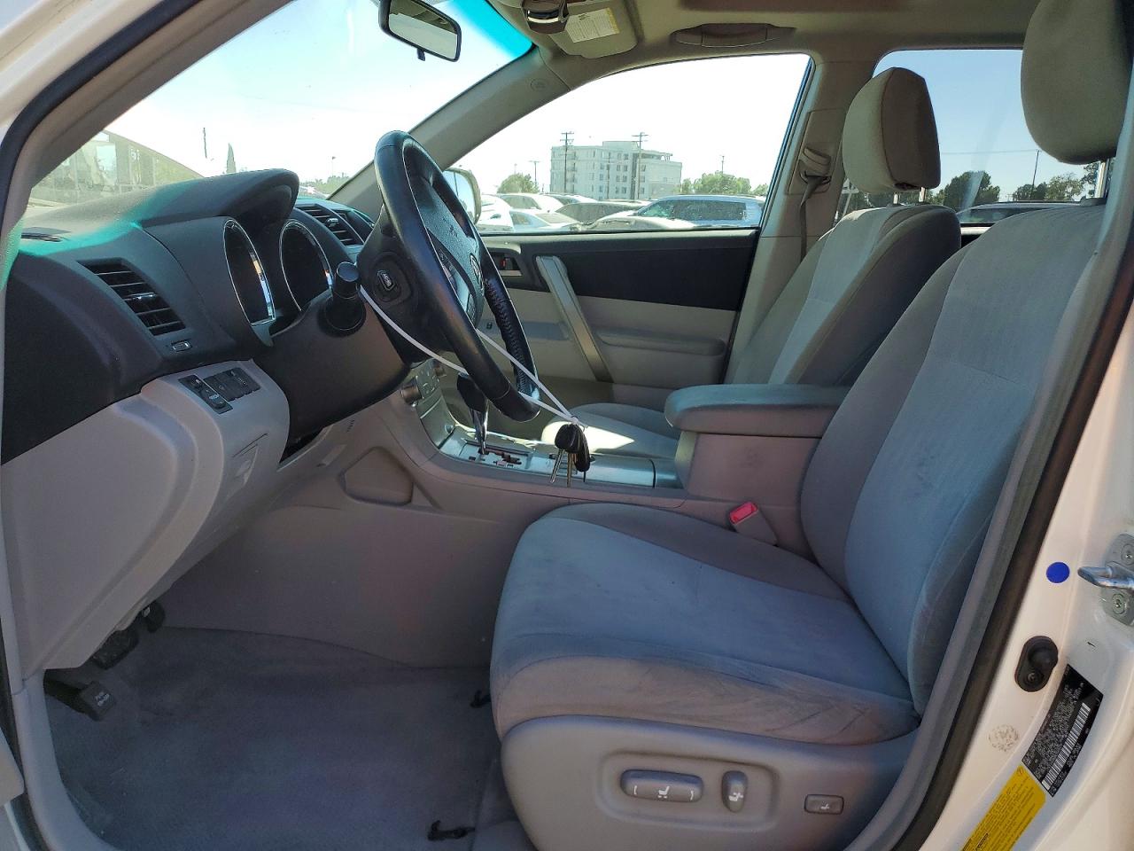 2008 Toyota Highlander Sport White vin: JTEES43A882049079
