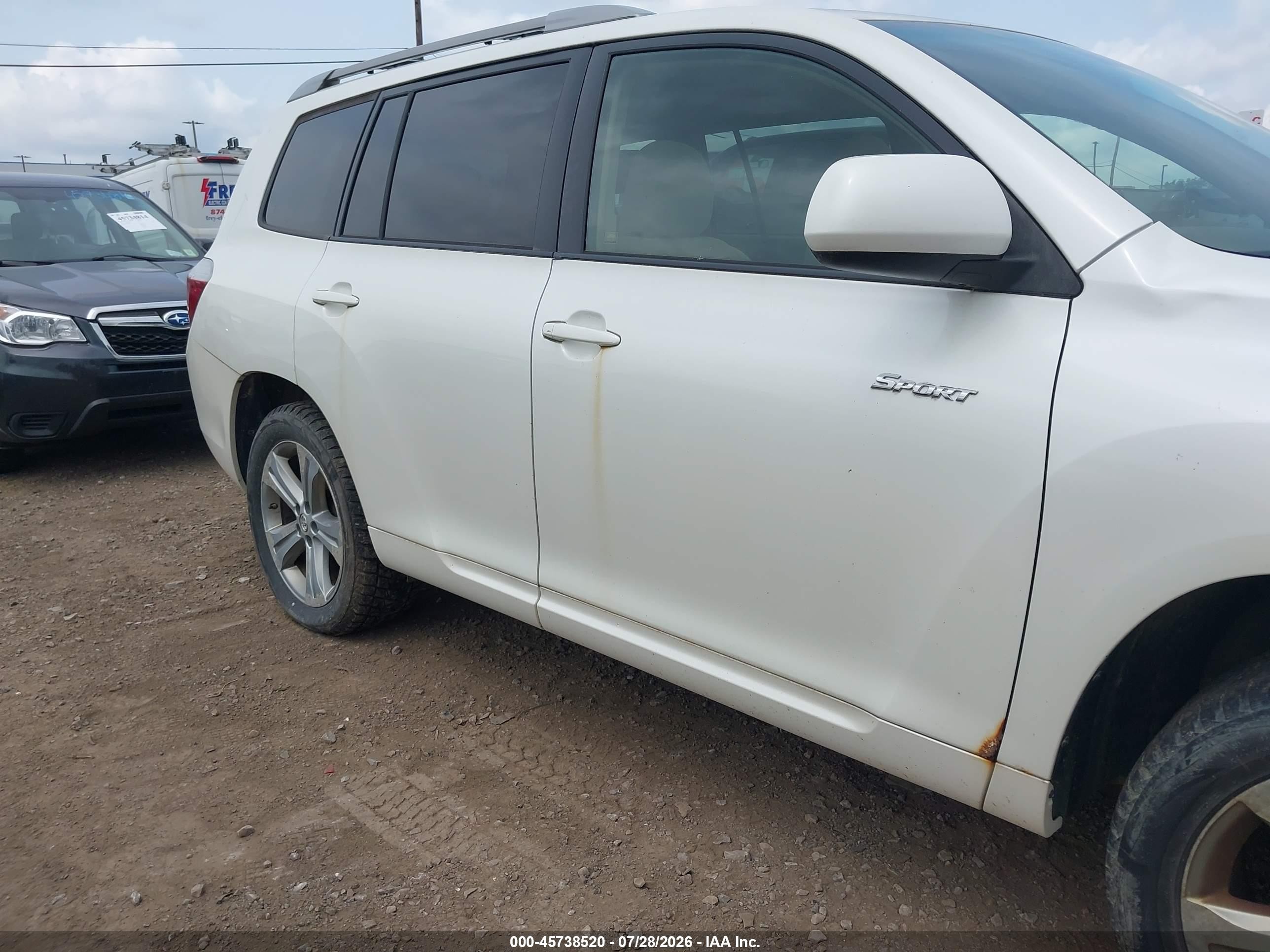 2008 Toyota Highlander Sport White vin: JTEES43A882074807