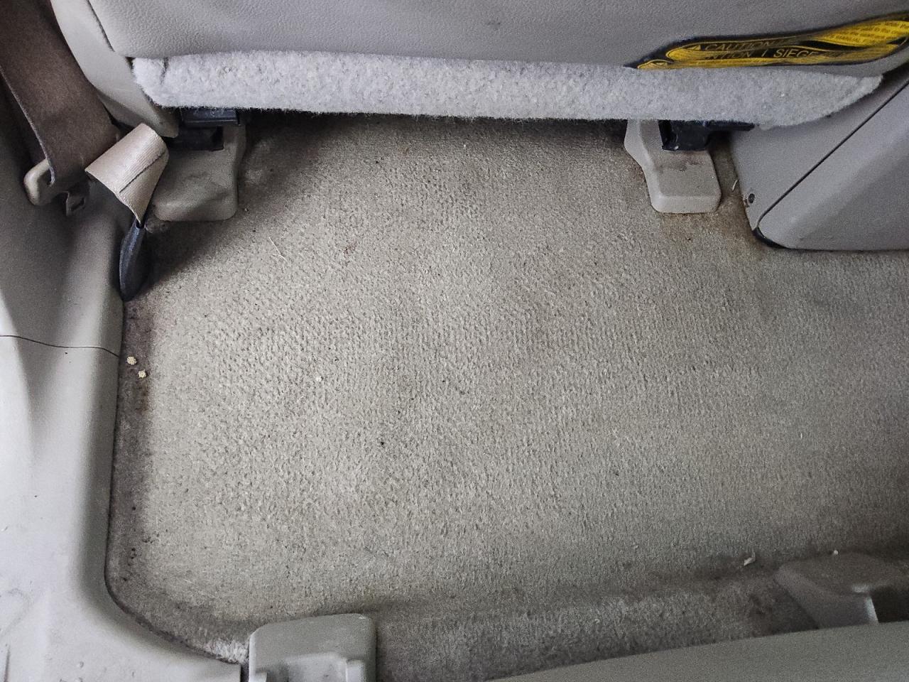 2009 Toyota Highlander Sport Серый vin: JTEES43A892122887 Damage: Left Rear Carpet, Stained, Permanent