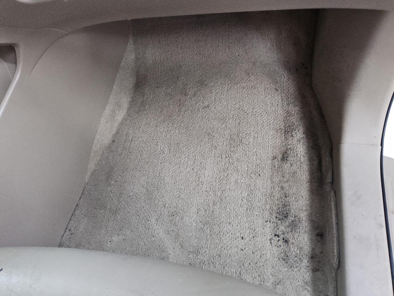 2009 Toyota Highlander Sport Серый vin: JTEES43A892122887 Damage: Right Front Carpet, Stained, Permanent
