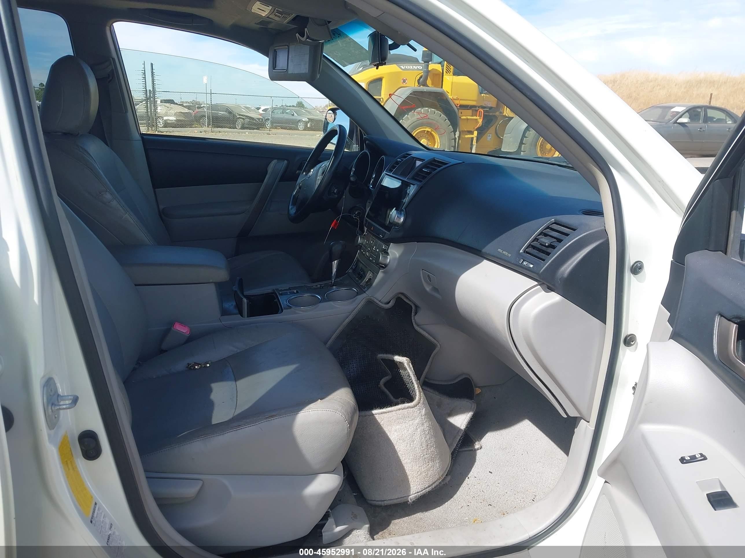 2008 Toyota Highlander Sport White vin: JTEES43A982016592