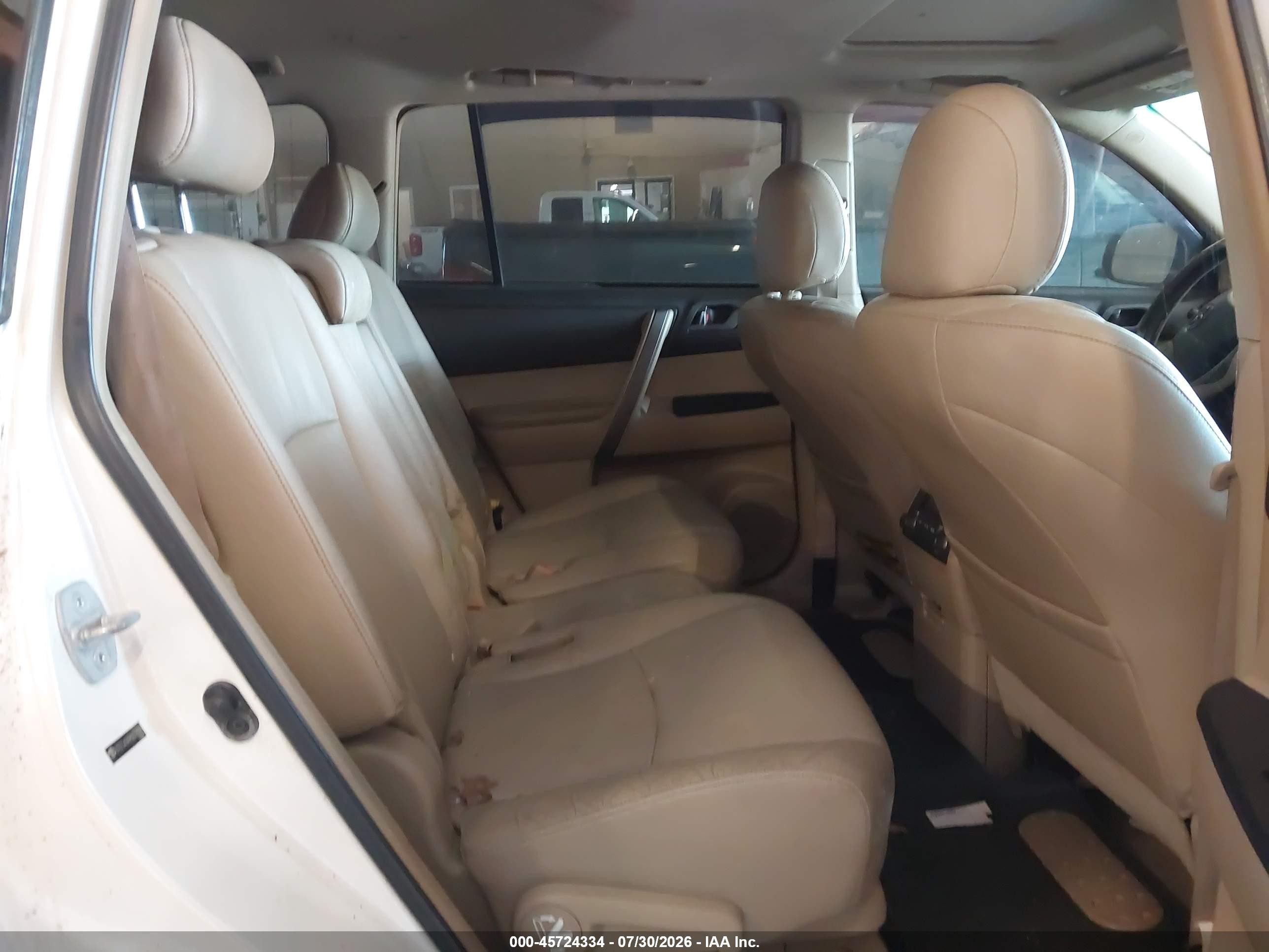 2008 Toyota Highlander Sport White vin: JTEES43A982018391
