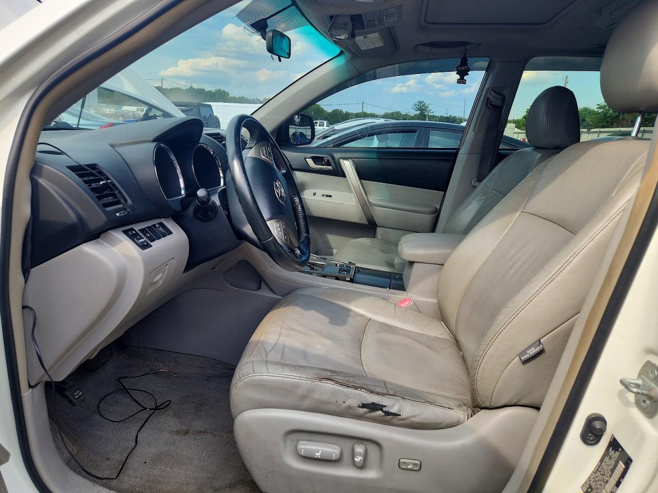 2008 Toyota Highlander Sport White vin: JTEES43A982085122
