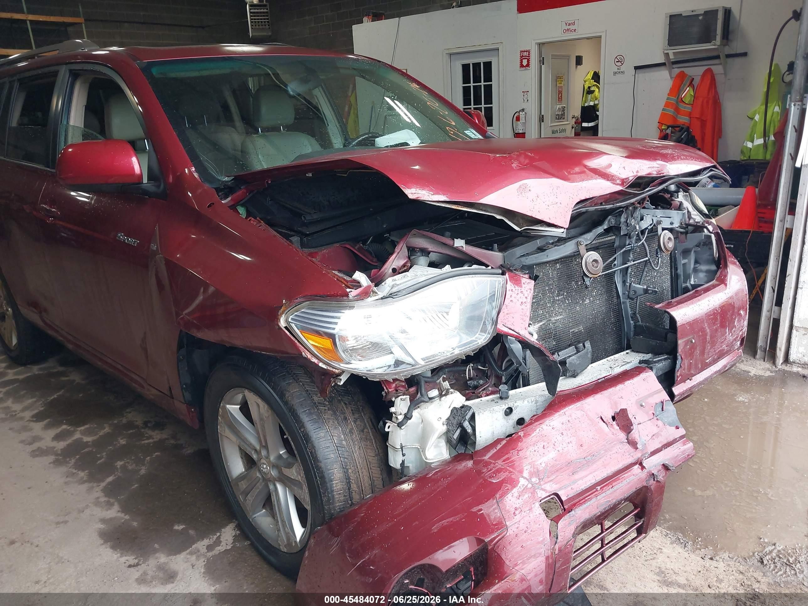 2008 Toyota Highlander Sport Red vin: JTEES43AX82083525