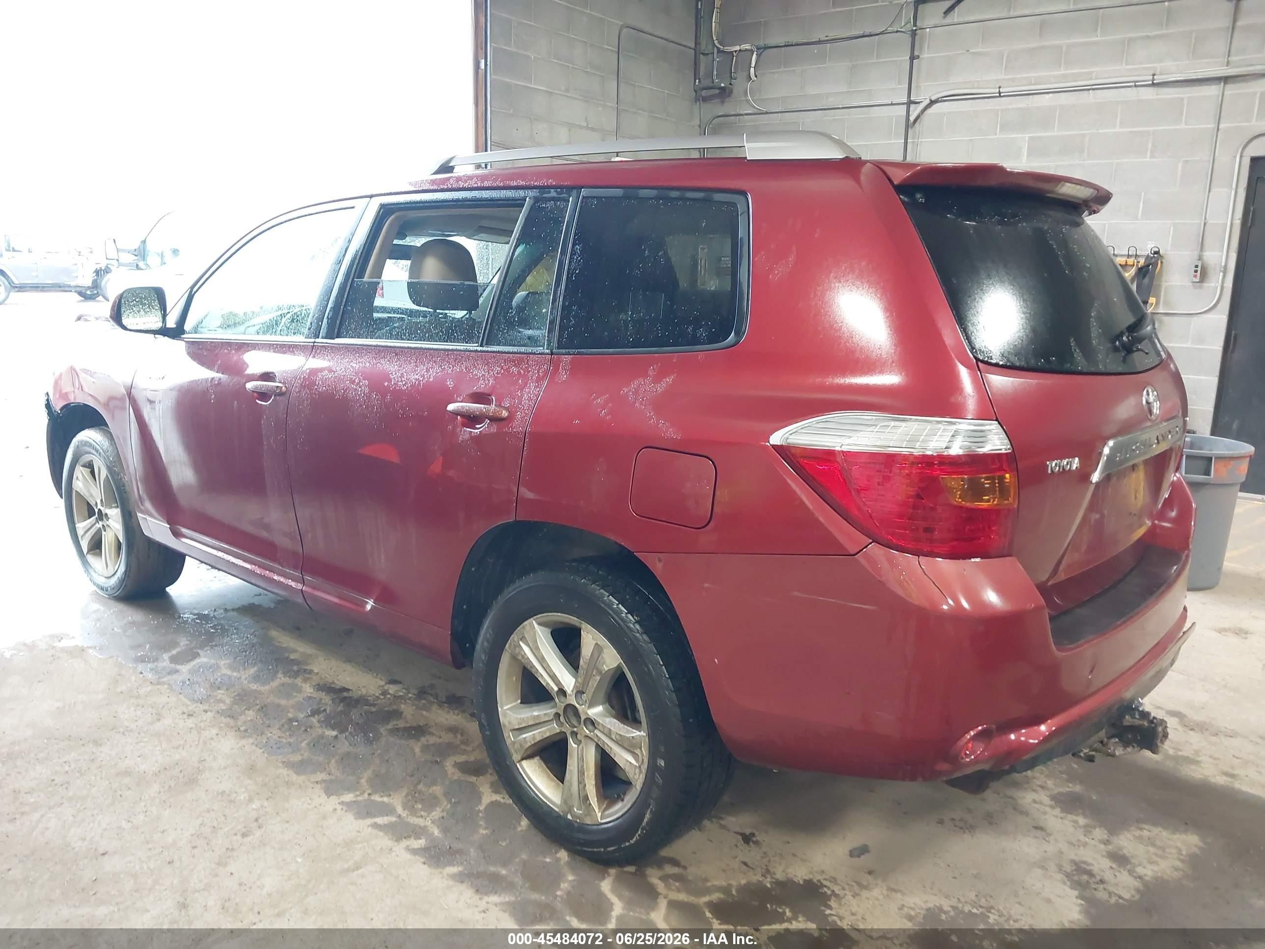 2008 Toyota Highlander Sport Red vin: JTEES43AX82083525