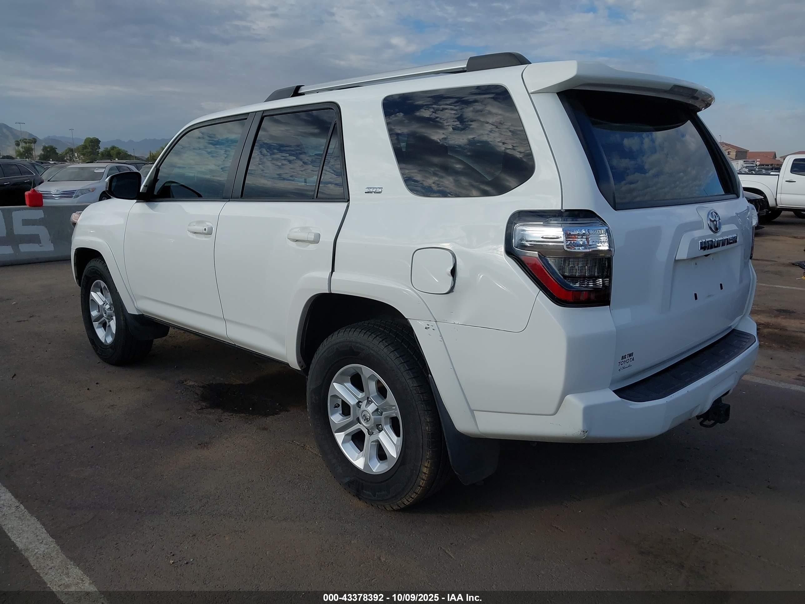 2021 Toyota 4runner Sr5 Белый vin: JTEEU5JR0M5238617