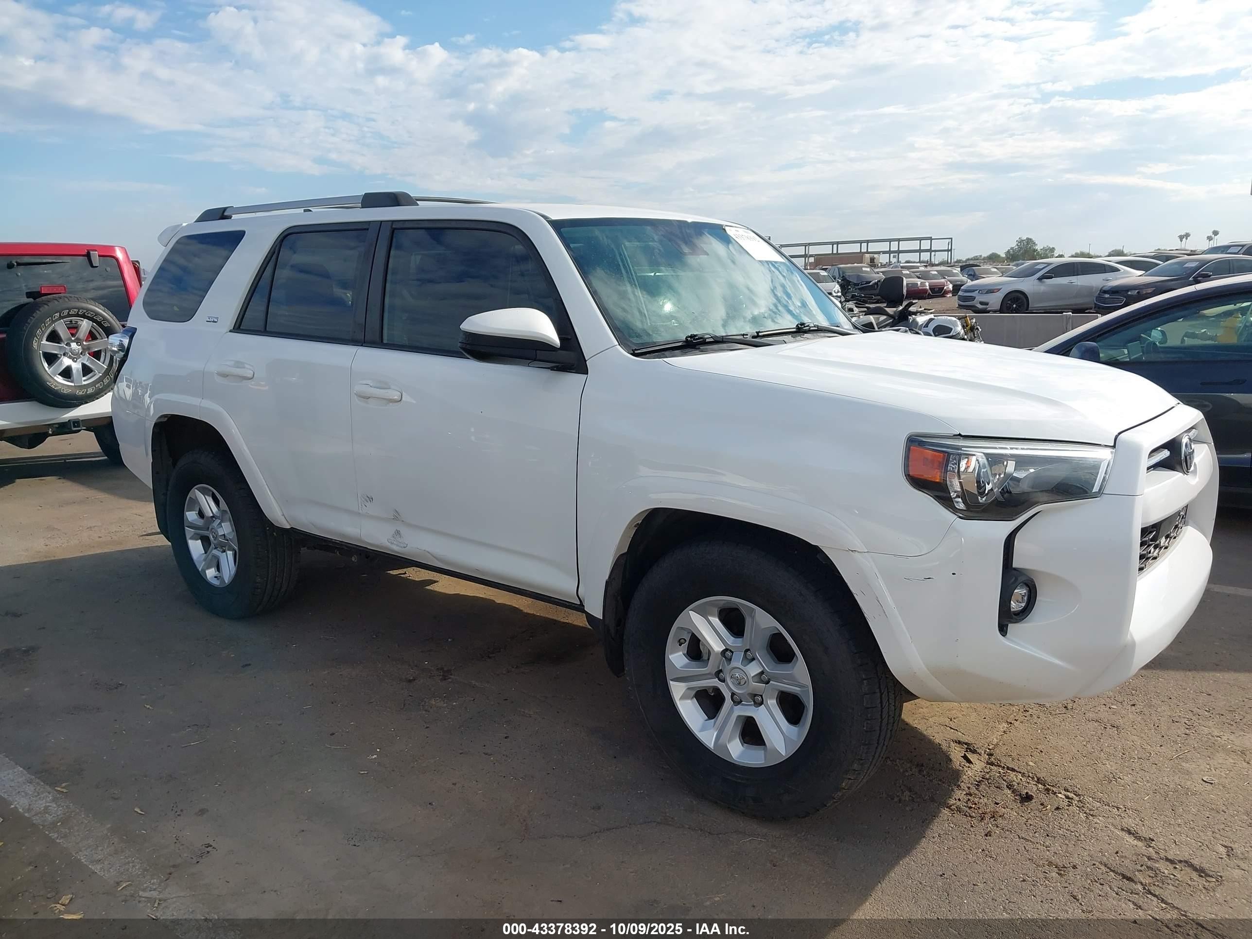 2021 Toyota 4runner Sr5 Белый vin: JTEEU5JR0M5238617