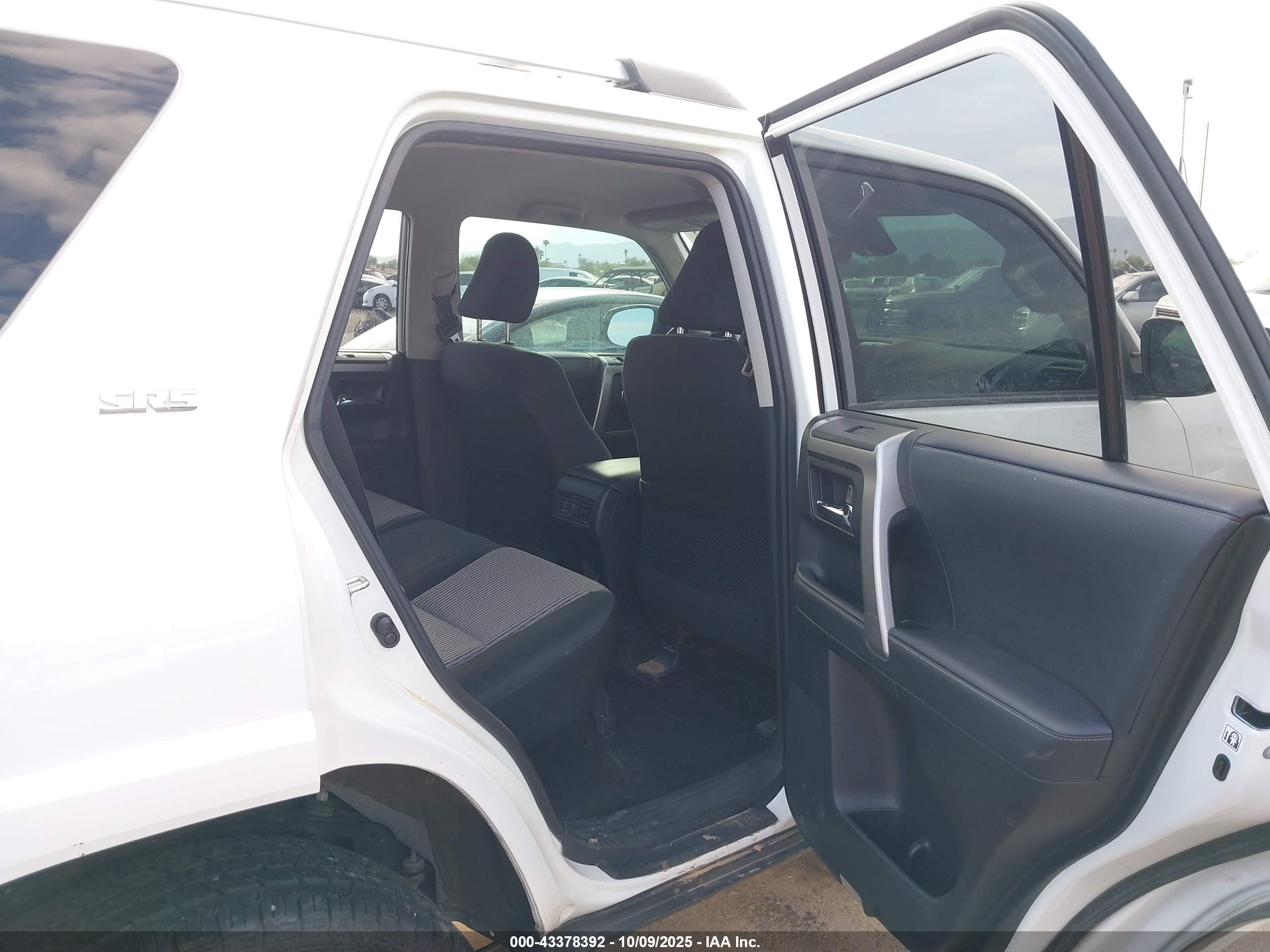 2021 Toyota 4runner Sr5 Белый vin: JTEEU5JR0M5238617