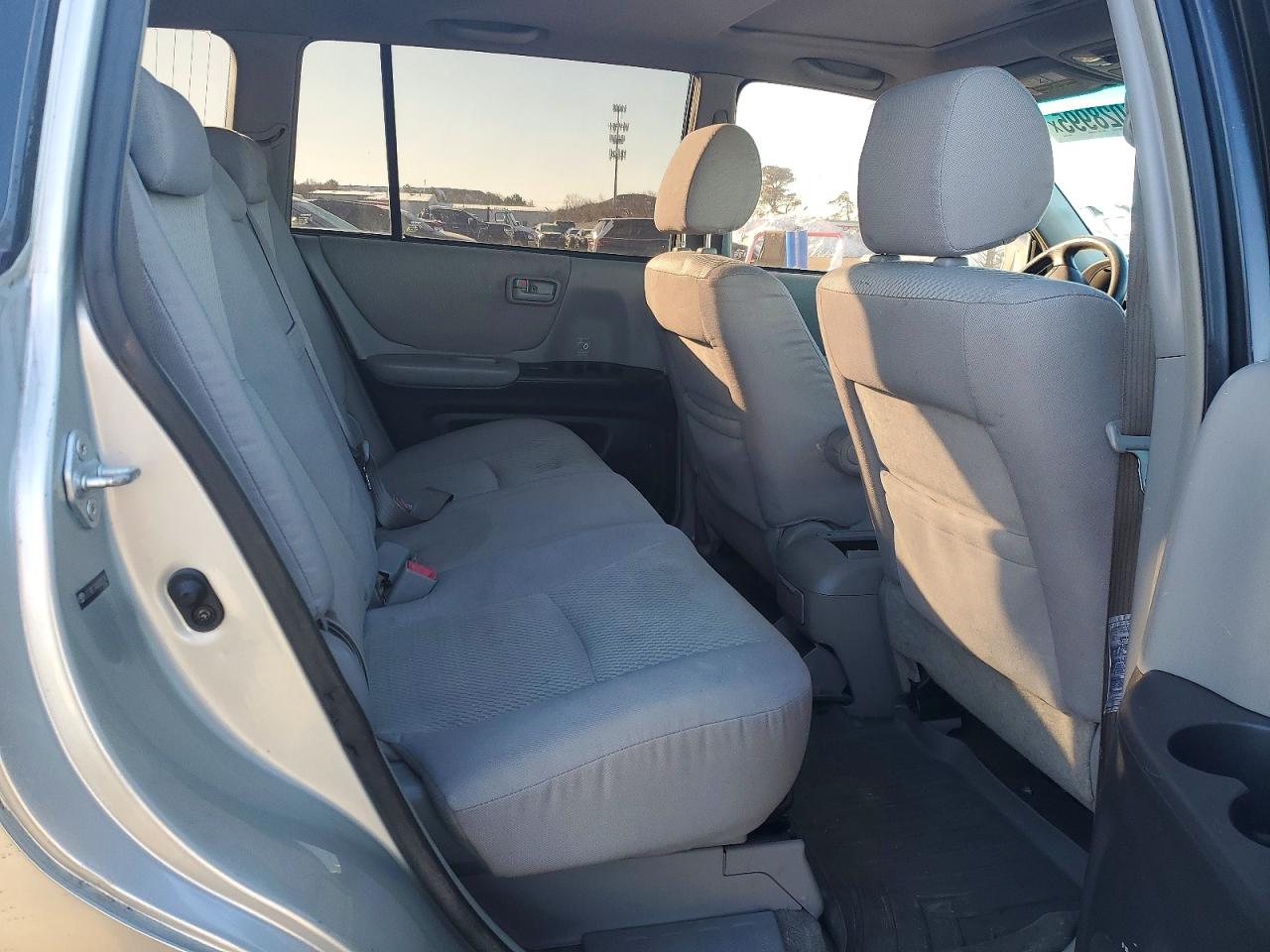 2006 Toyota Highlander Hybrid Silver vin: JTEEW21A460022207