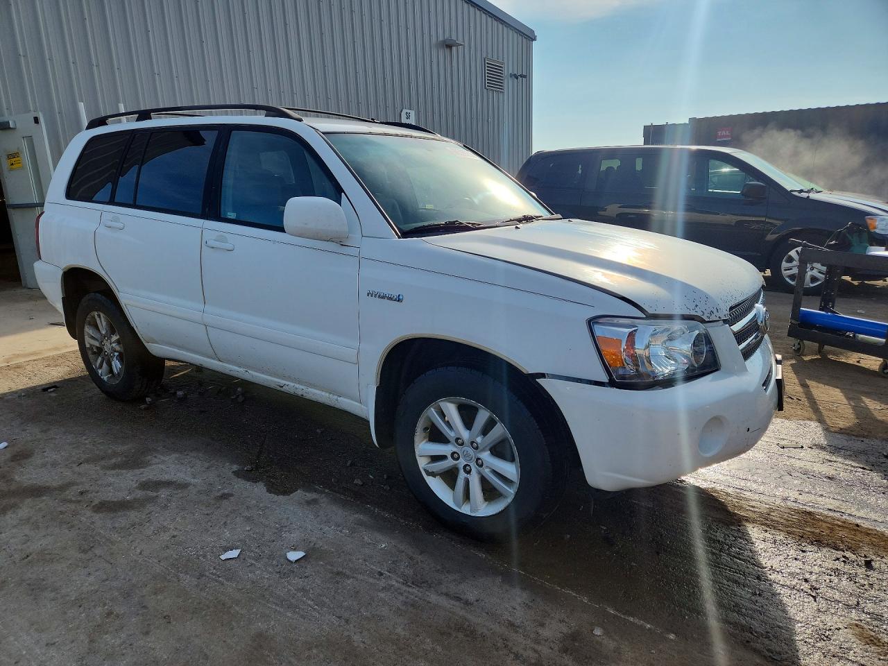 2006 Toyota Highlander Hybrid White vin: JTEEW21A560012866