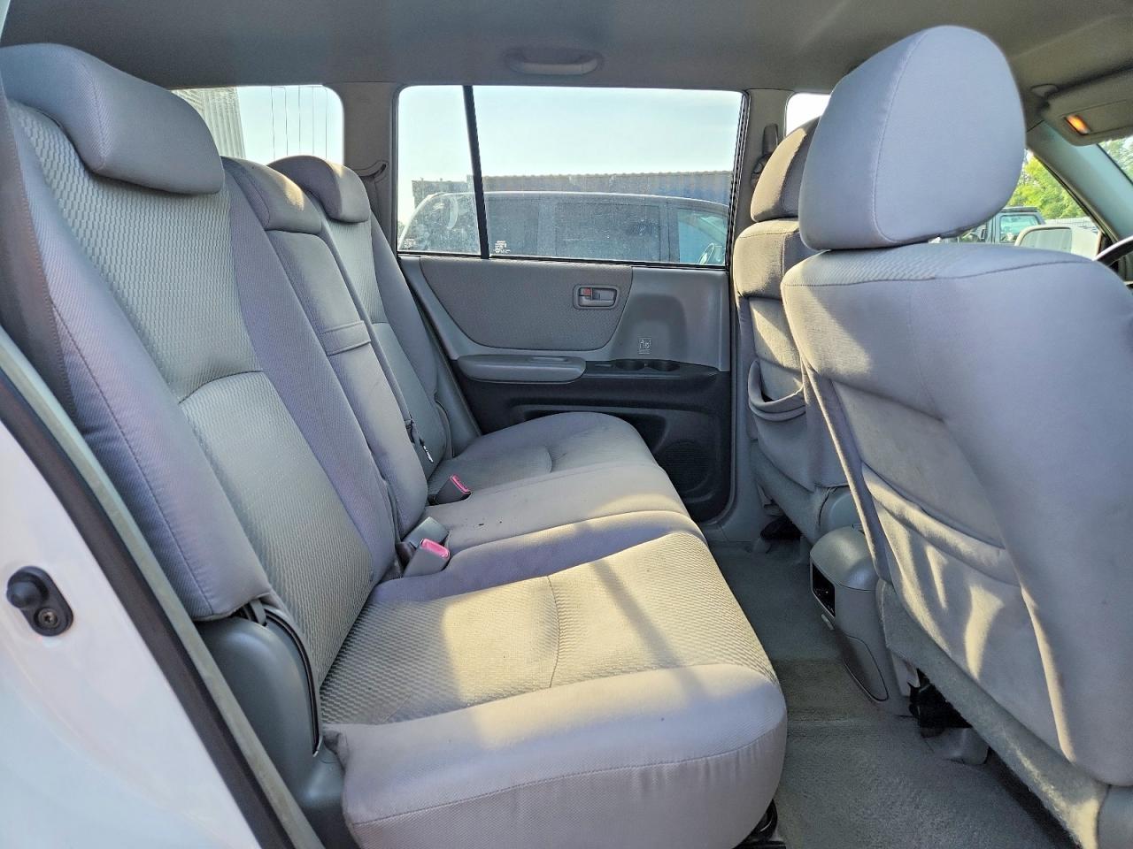 2006 Toyota Highlander Hybrid White vin: JTEEW21A560012866