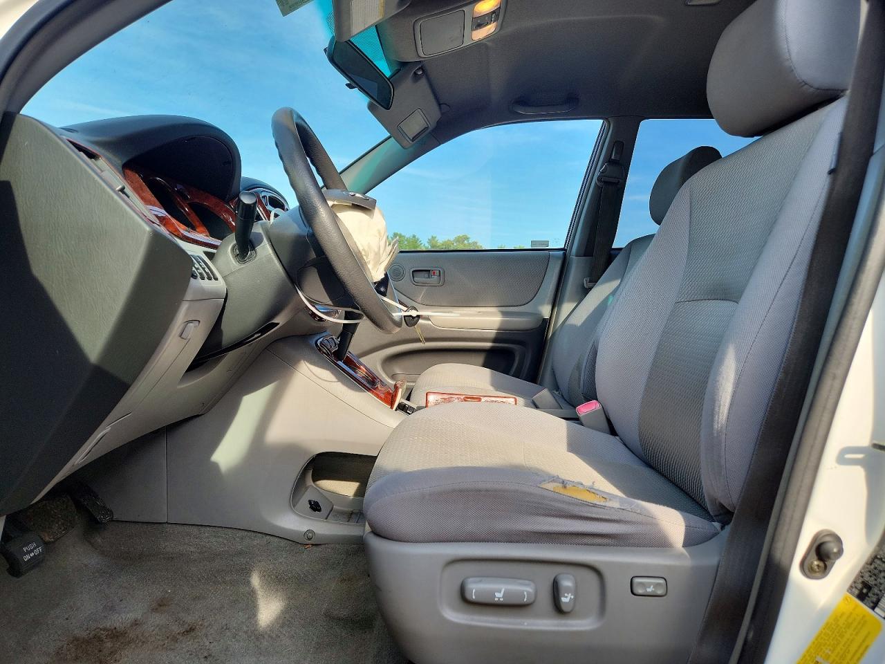 2006 Toyota Highlander Hybrid White vin: JTEEW21A560012866