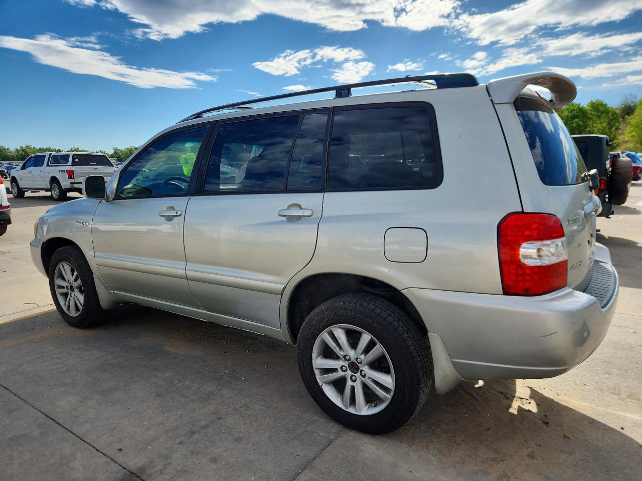 2006 Toyota Highlander Hybrid Silver vin: JTEEW21A560013192