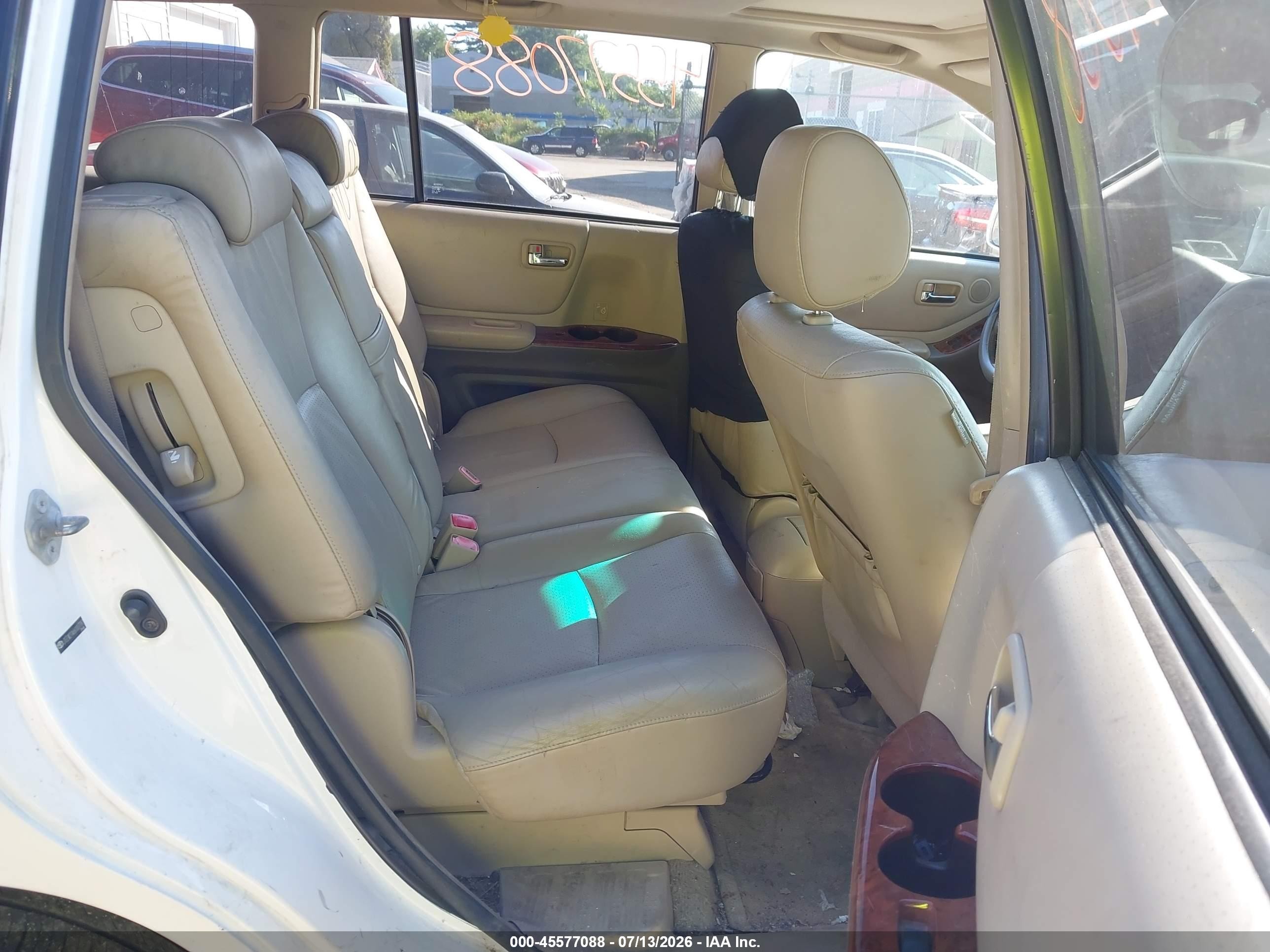 2006 Toyota Highlander Hybrid Limited V6 White vin: JTEEW21A660007787