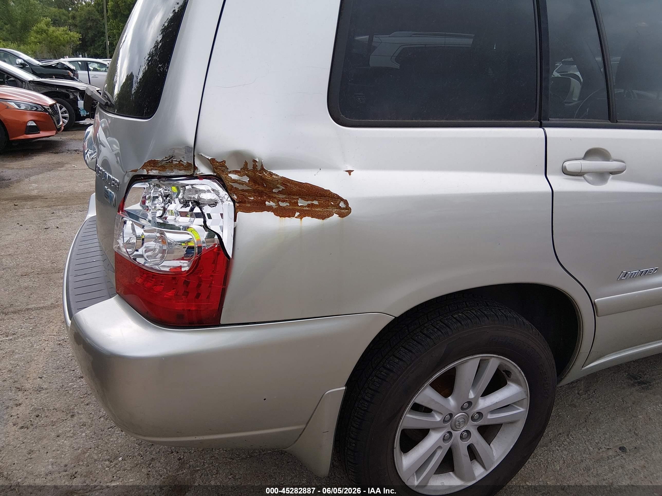 2007 Toyota Highlander Hybrid Limited V6 Silver vin: JTEEW21A970049436