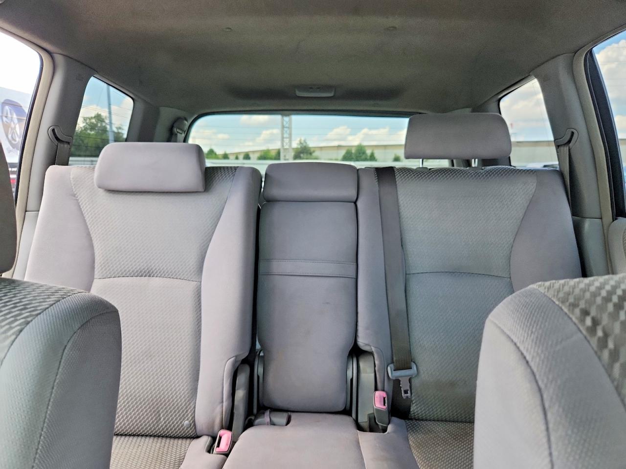 2006 Toyota Highlander Hybrid White vin: JTEEW21AX60020283