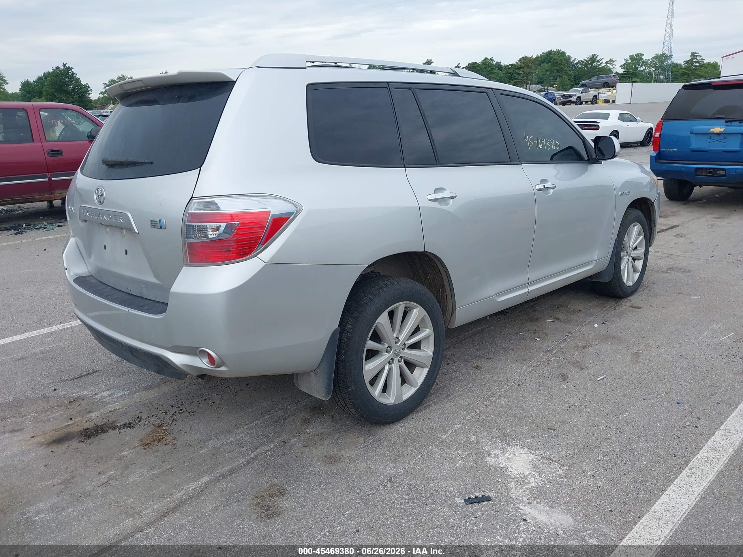 2008 Toyota Highlander Hybrid   Silver vin: JTEEW41A082025866