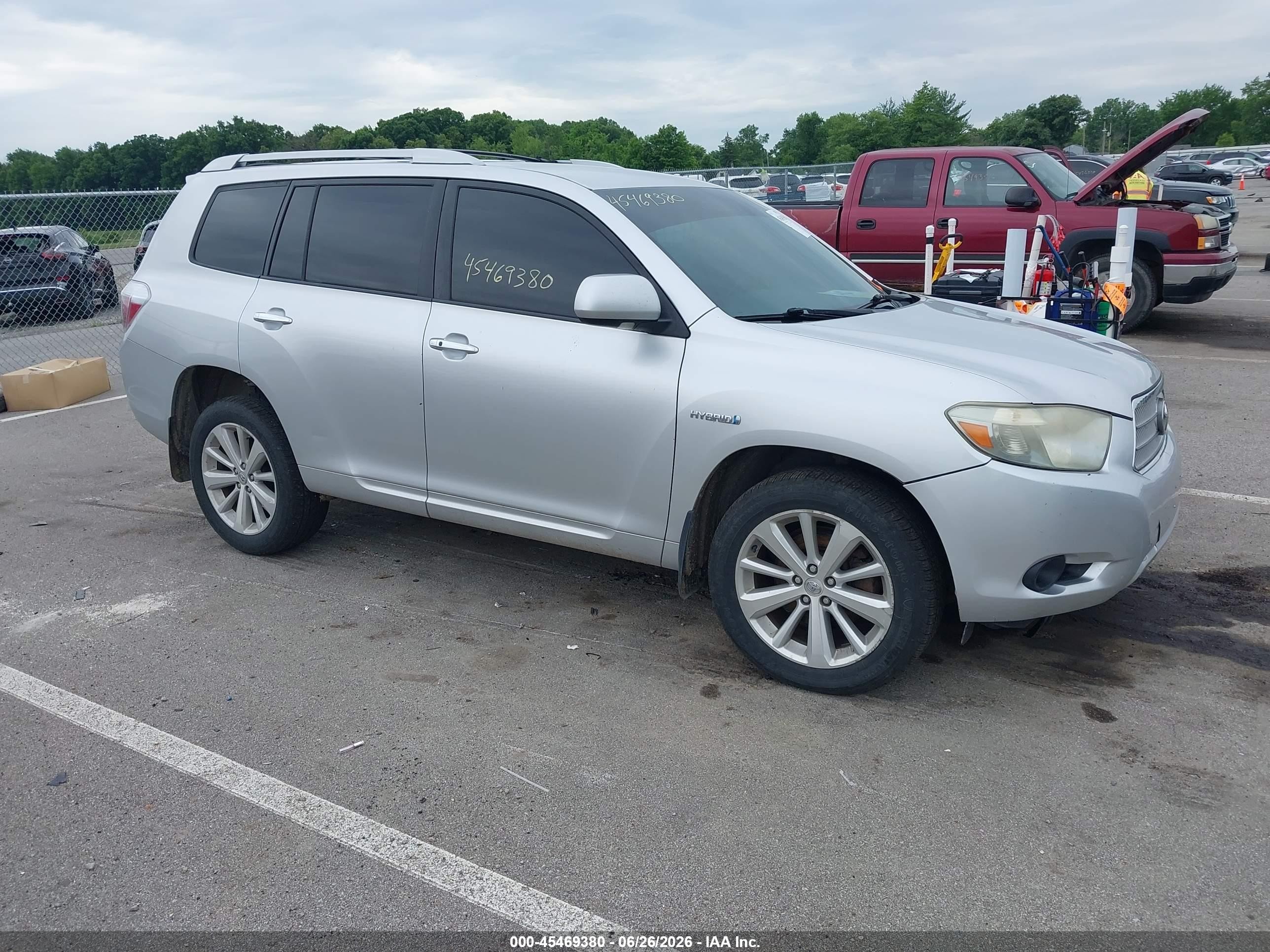2008 Toyota Highlander Hybrid   Silver vin: JTEEW41A082025866