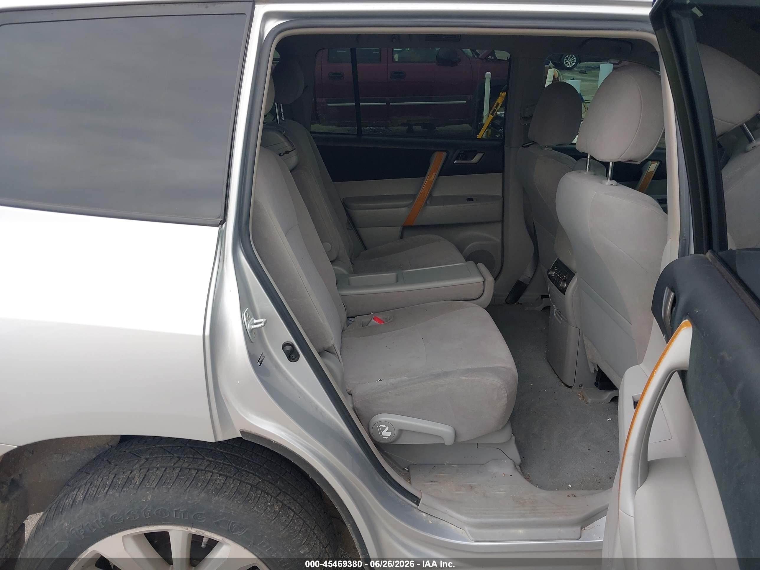 2008 Toyota Highlander Hybrid   Silver vin: JTEEW41A082025866