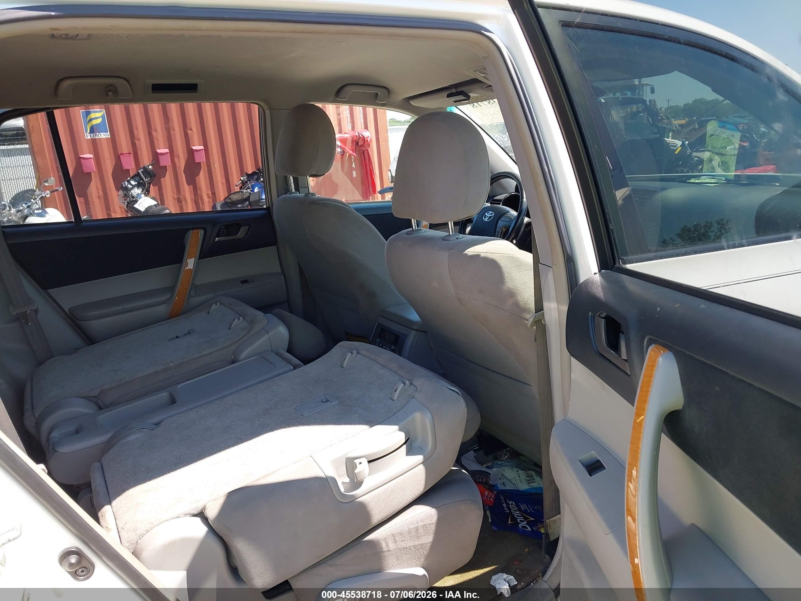 2008 Toyota Highlander Hybrid   White vin: JTEEW41A282000869
