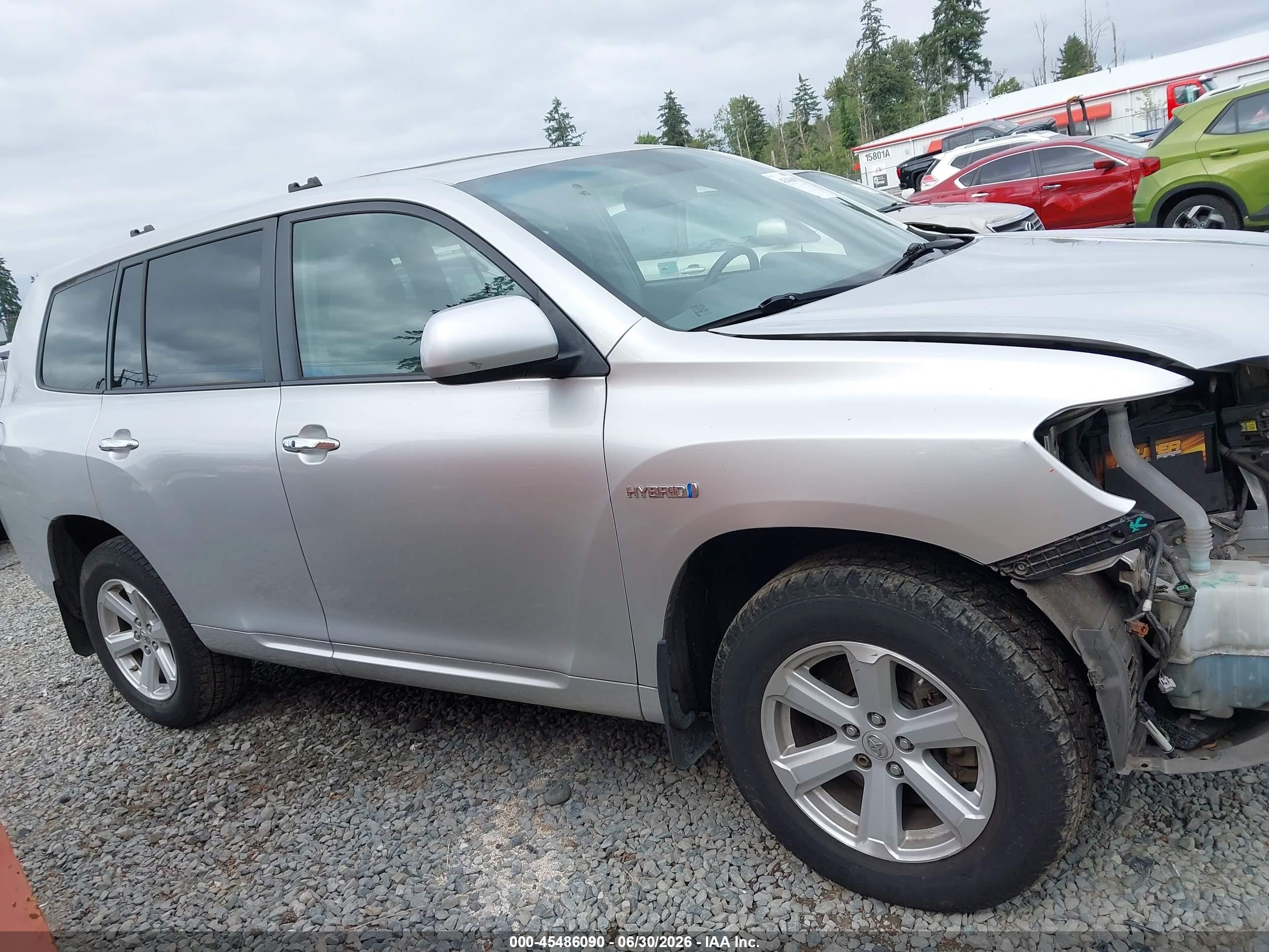 2008 Toyota Highlander Hybrid   Silver vin: JTEEW41A282004775